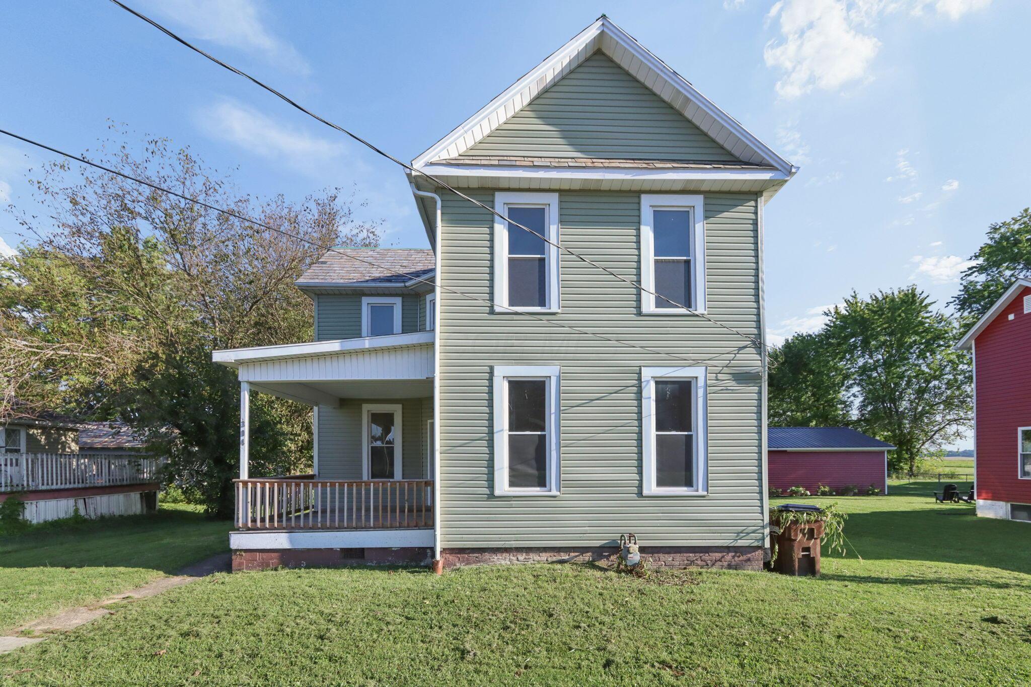 304 E Lutz Avenue Property Photo 2