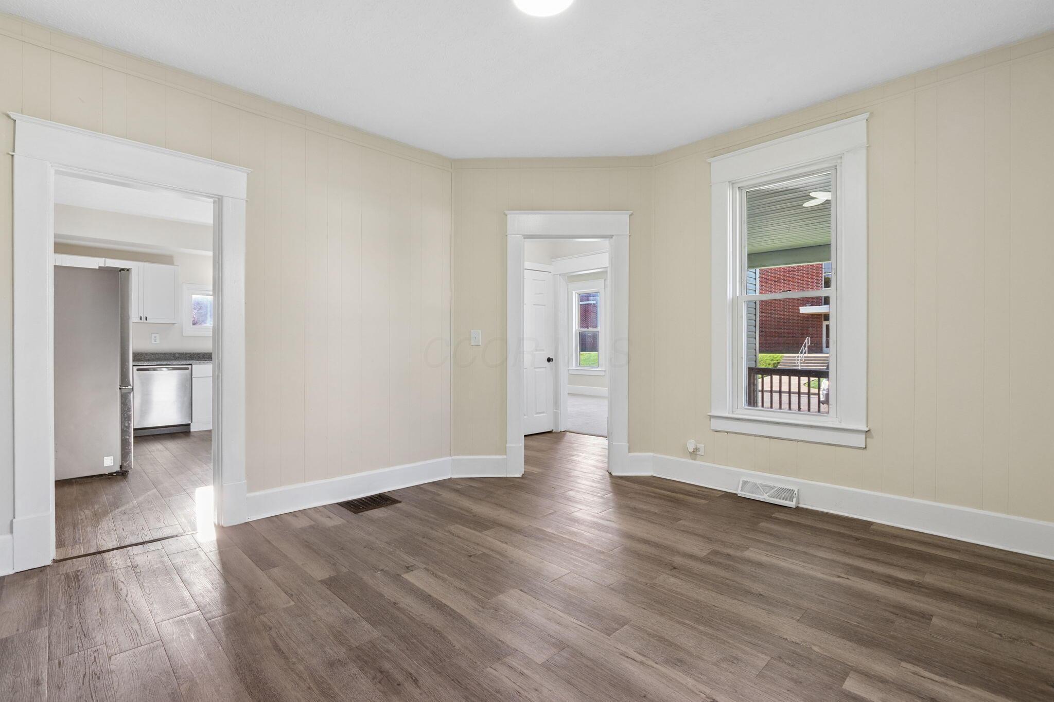304 E Lutz Avenue Property Photo 11