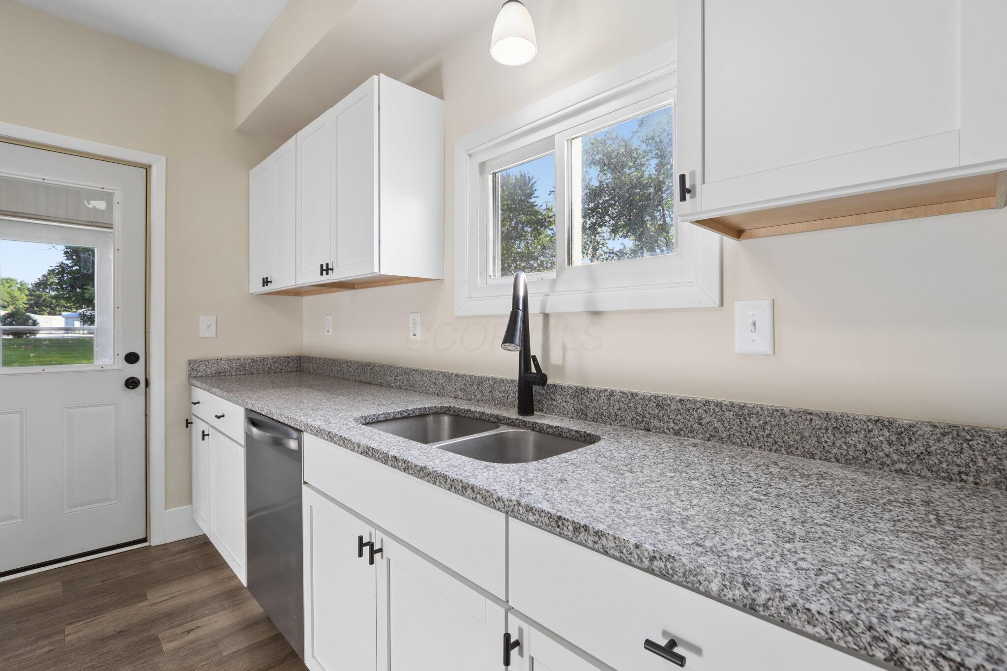304 E Lutz Avenue Property Photo 17