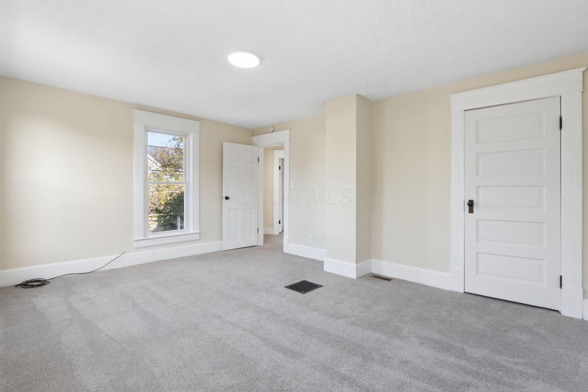304 E Lutz Avenue Property Photo 20