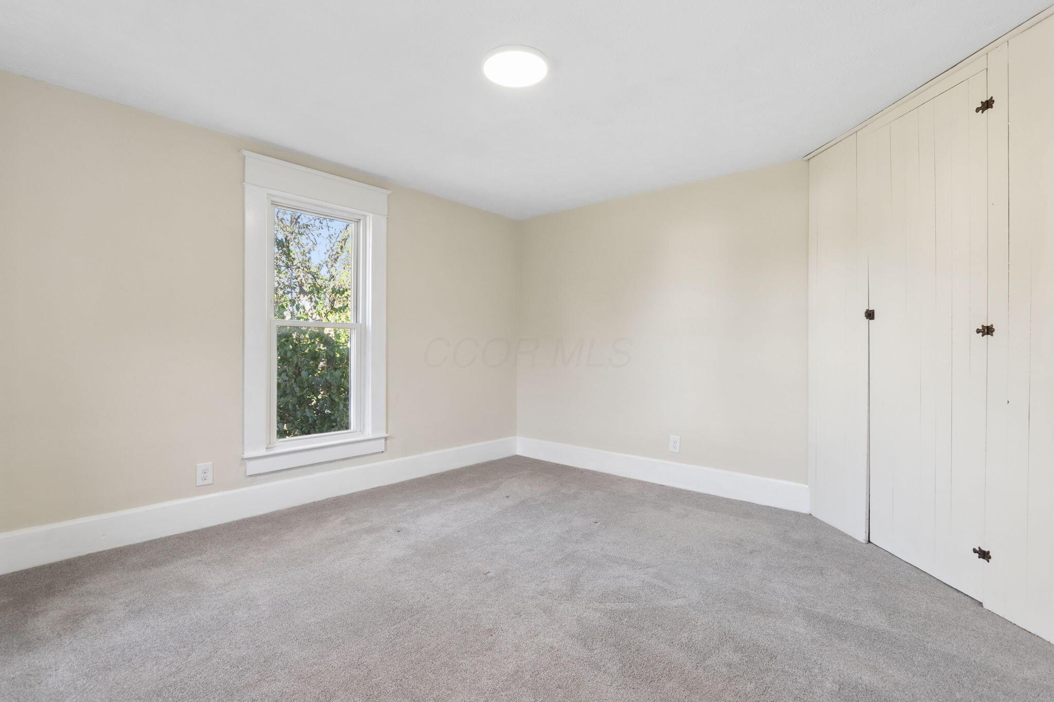 304 E Lutz Avenue Property Photo 23