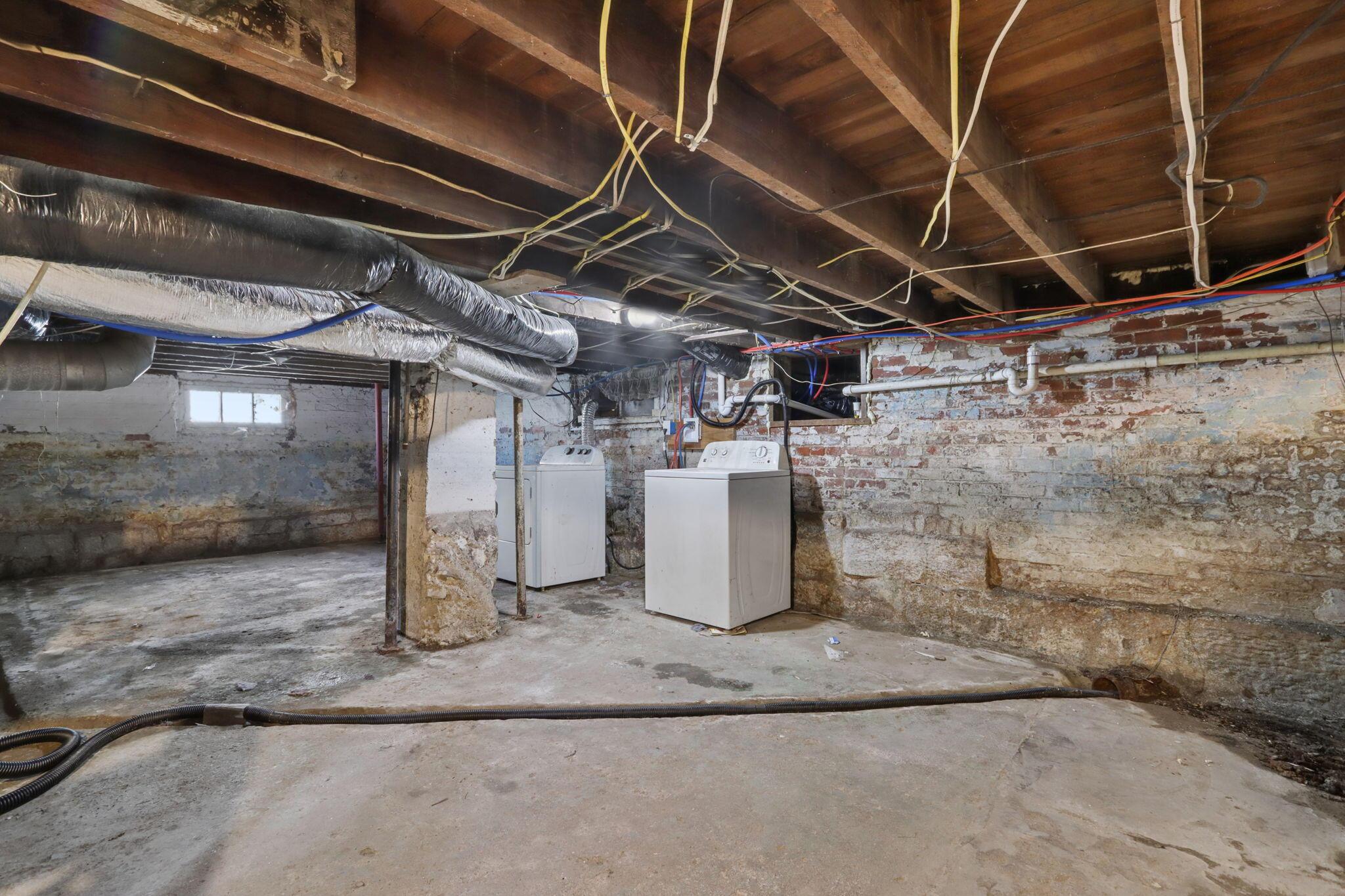 304 E Lutz Avenue Property Photo 25
