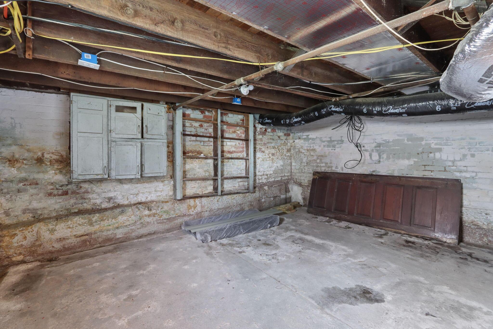 304 E Lutz Avenue Property Photo 27