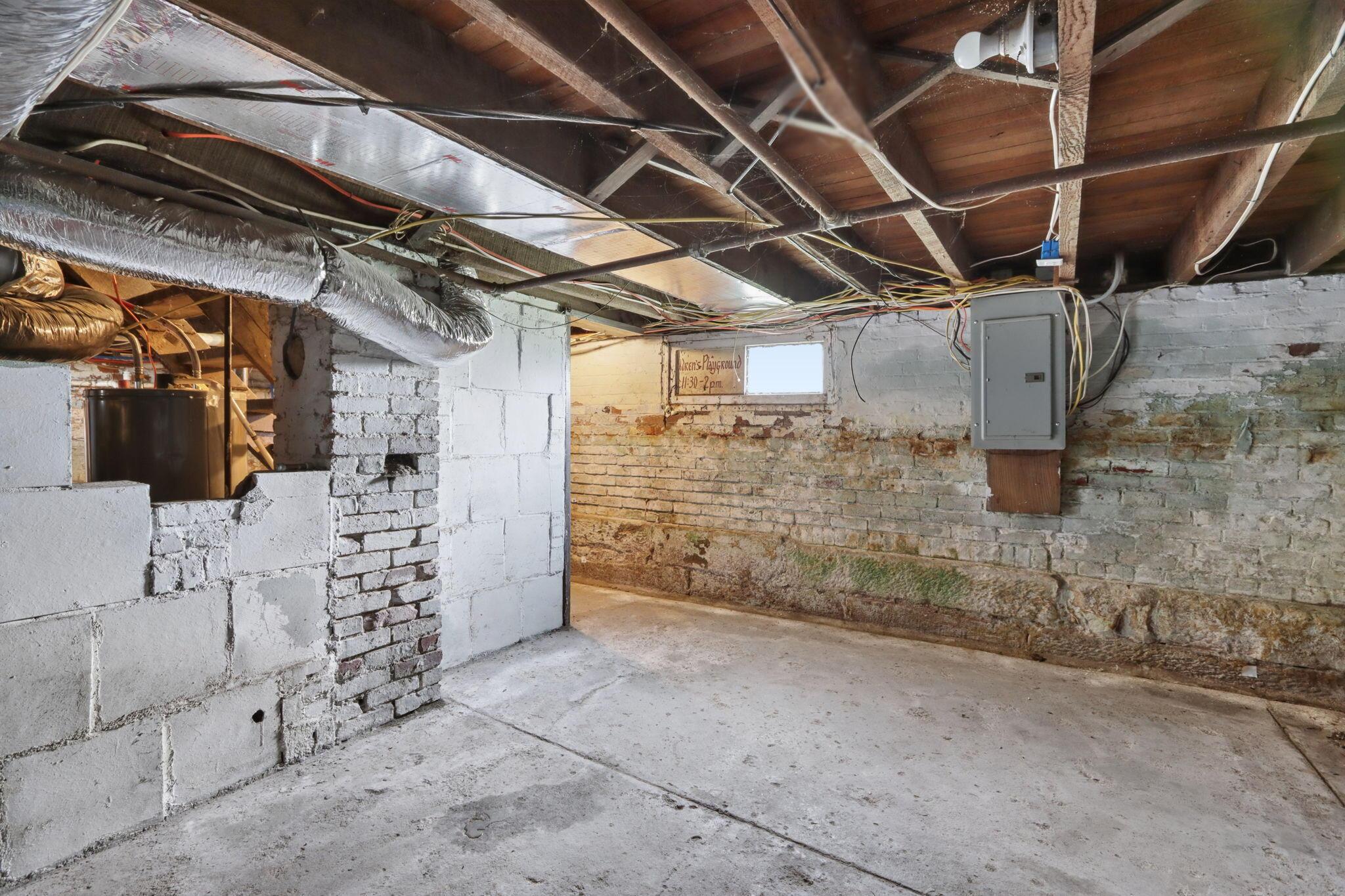 304 E Lutz Avenue Property Photo 28