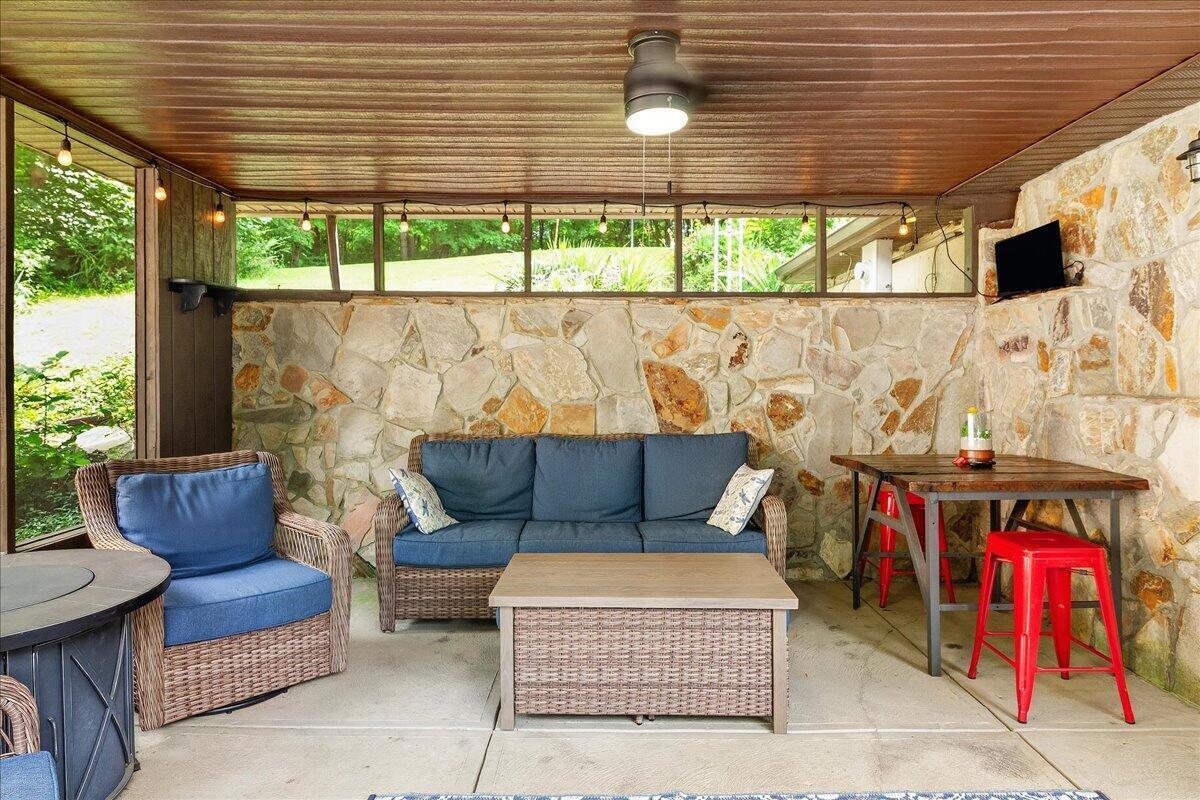 7056 Us Highway 36 Property Photo 33