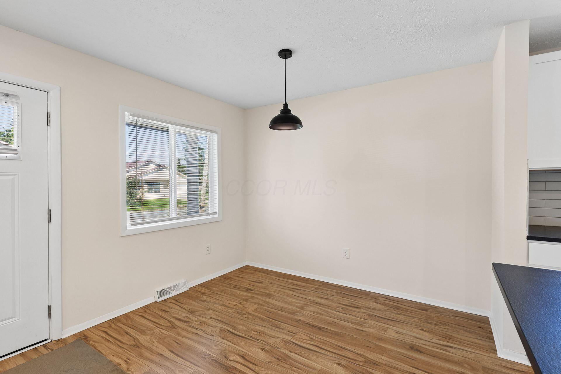 1455 E Deshler Avenue E Property Photo 8