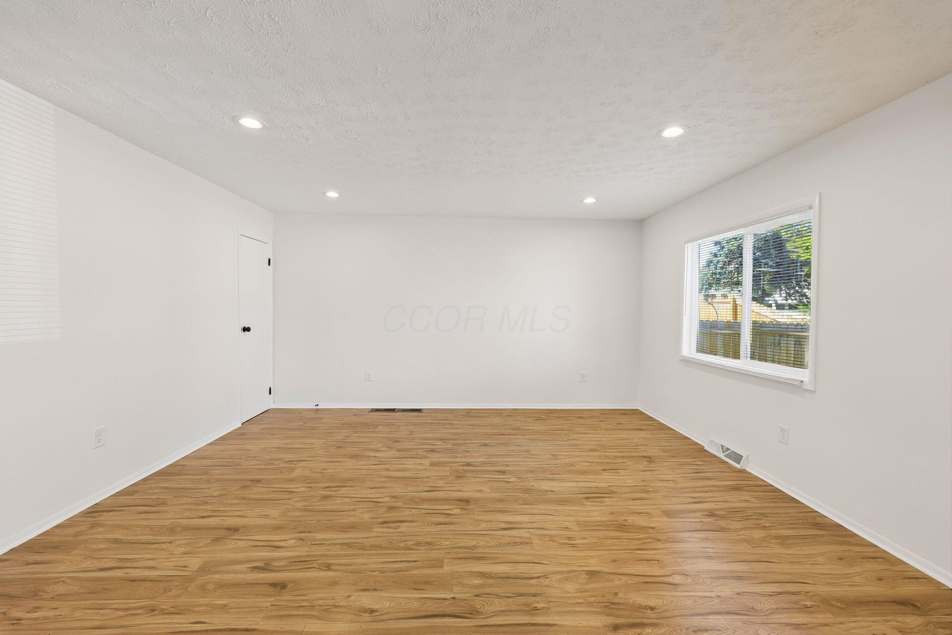 1455 E Deshler Avenue E Property Photo 10