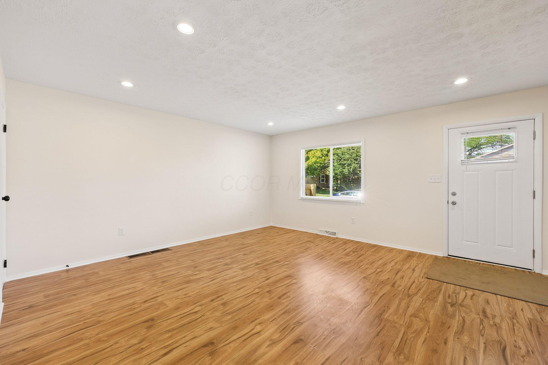 1455 E Deshler Avenue E Property Photo 11