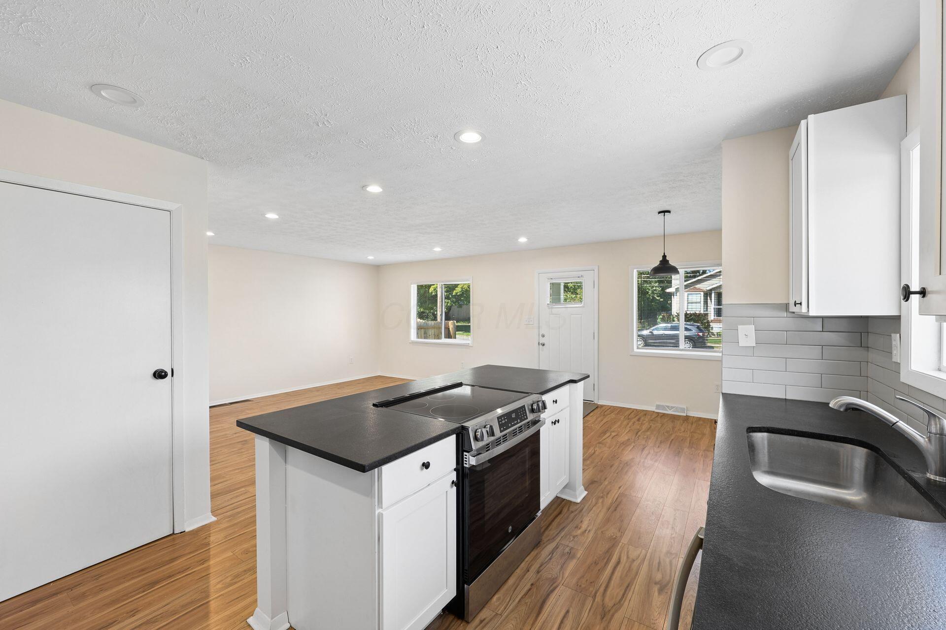 1455 E Deshler Avenue E Property Photo 14