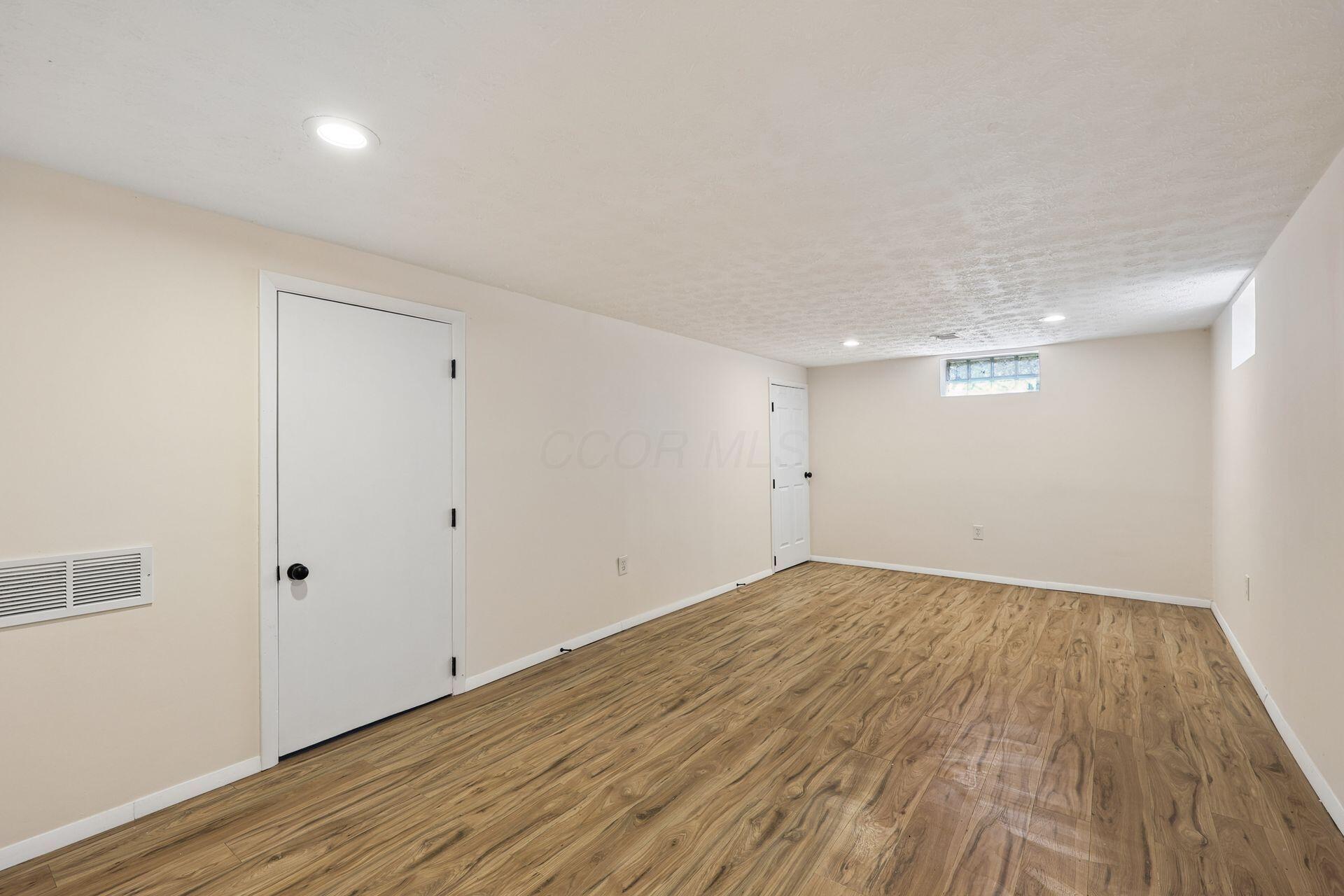 1455 E Deshler Avenue E Property Photo 29