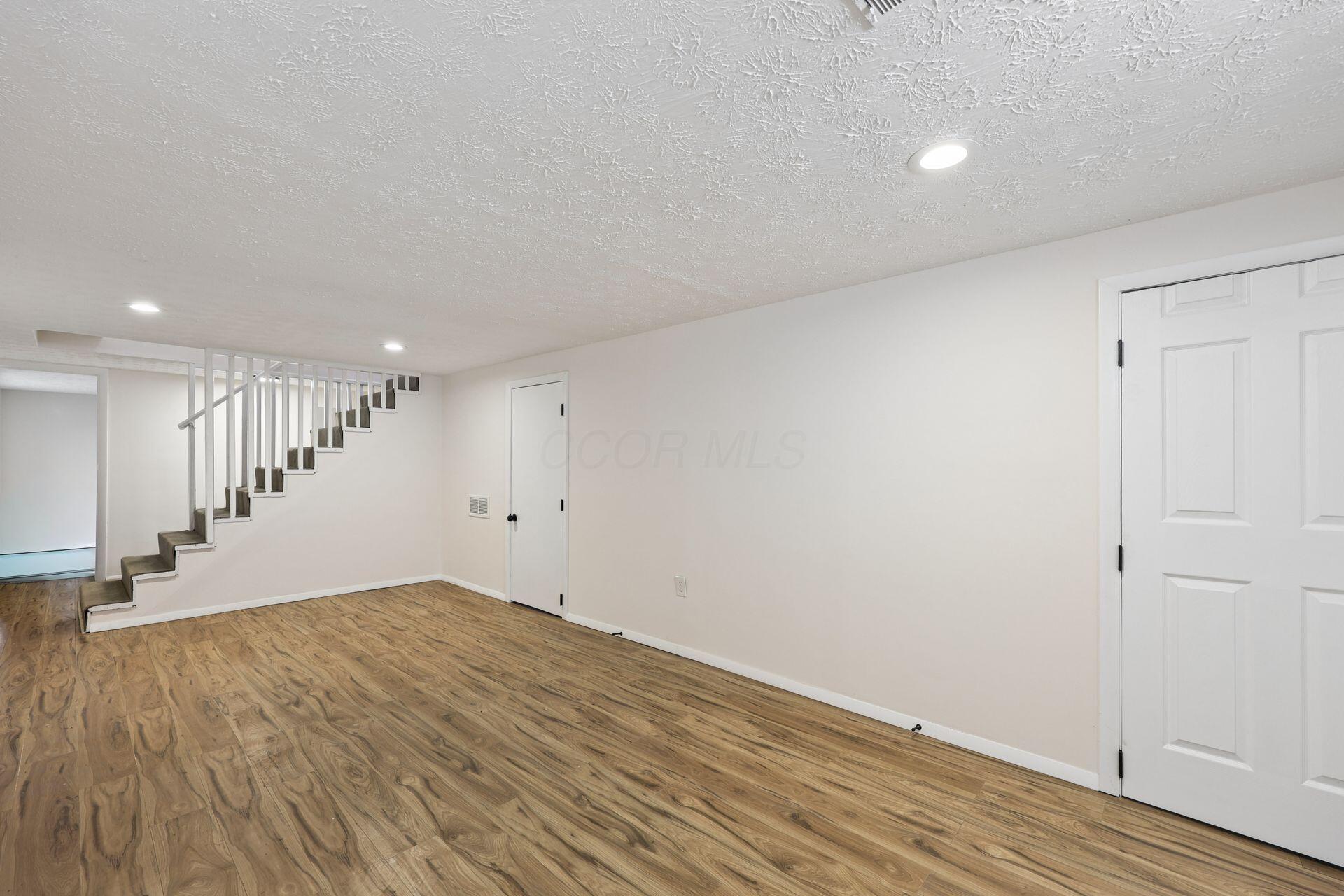1455 E Deshler Avenue E Property Photo 30