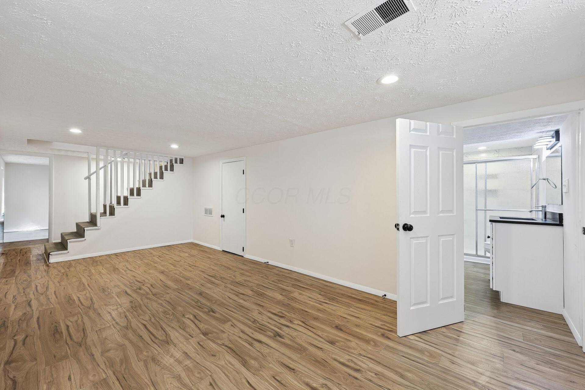 1455 E Deshler Avenue E Property Photo 31