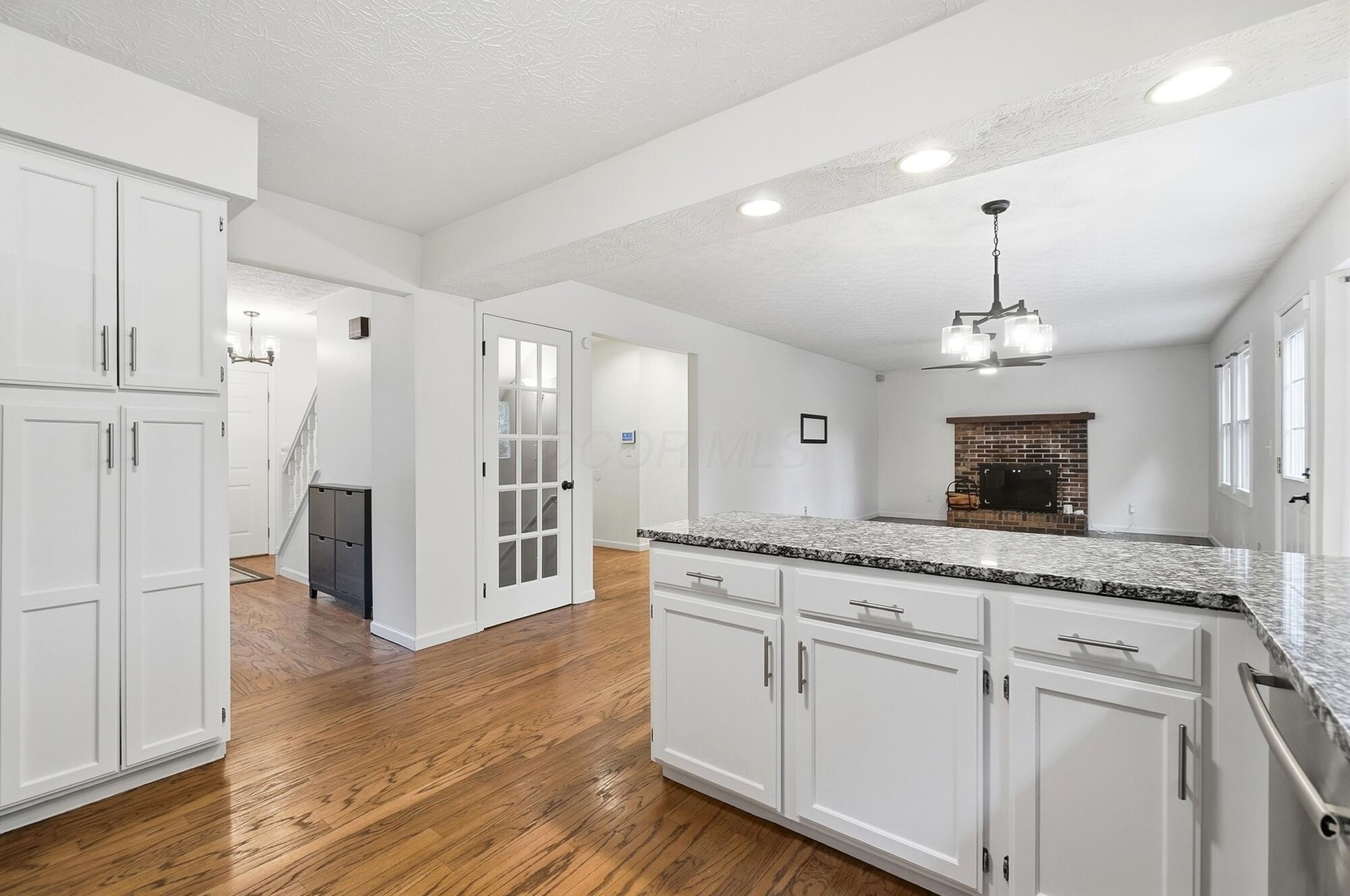 5203 Hickory Grove Property Photo 8