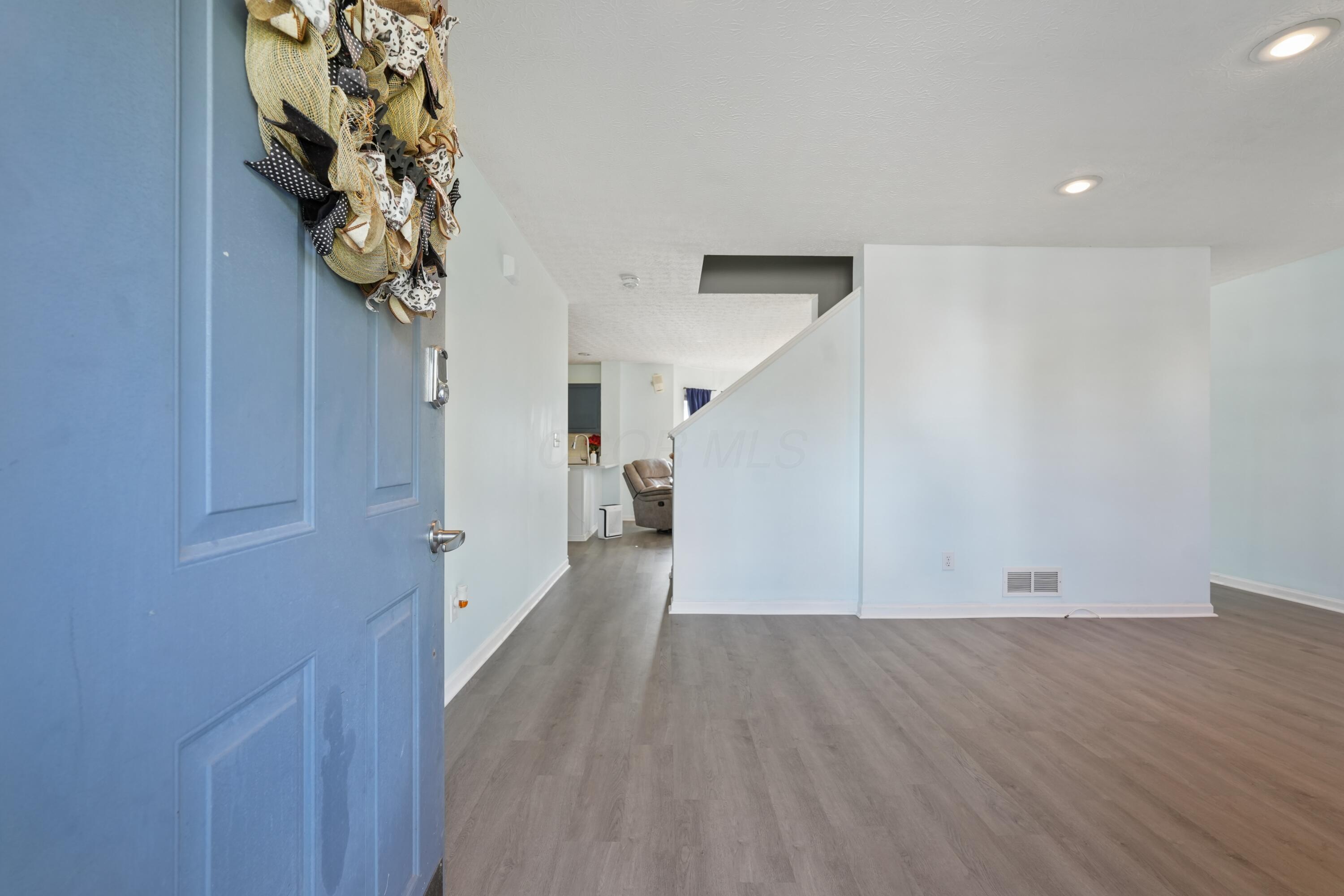 335 Edgemont Court Property Photo 7