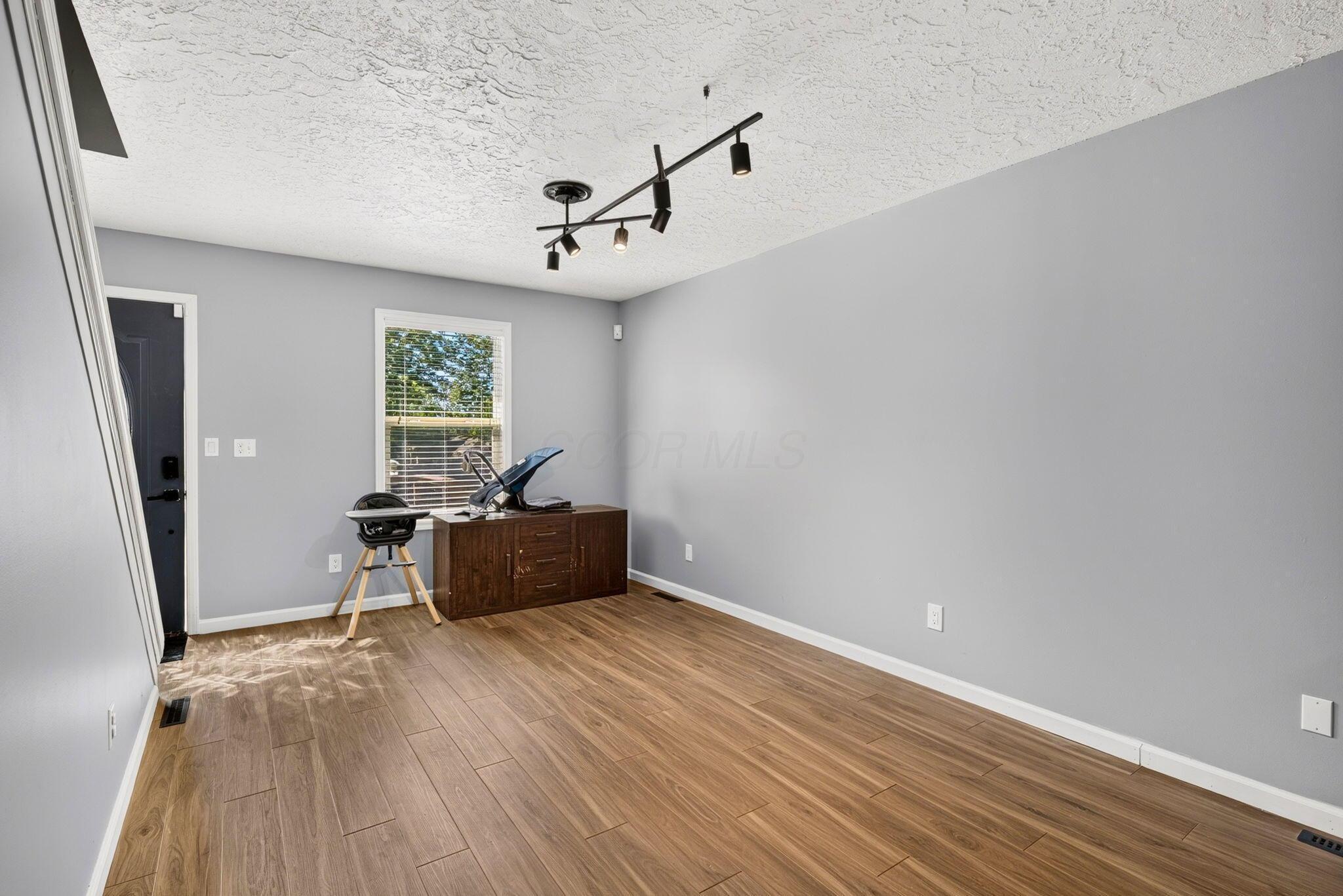 16 E Mitchell Street Property Photo 15