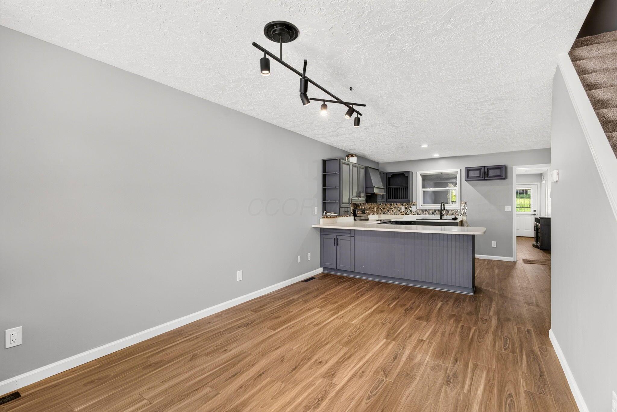 16 E Mitchell Street Property Photo 19