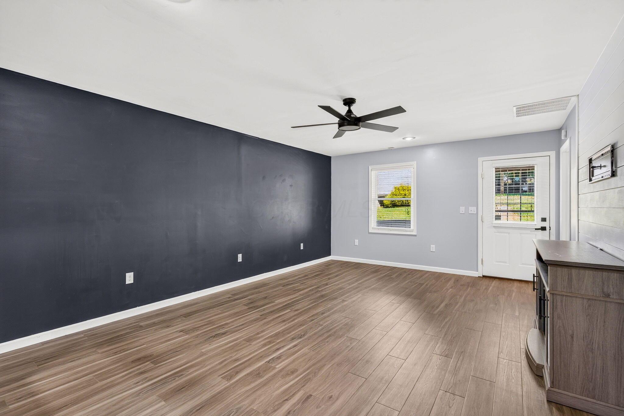 16 E Mitchell Street Property Photo 22