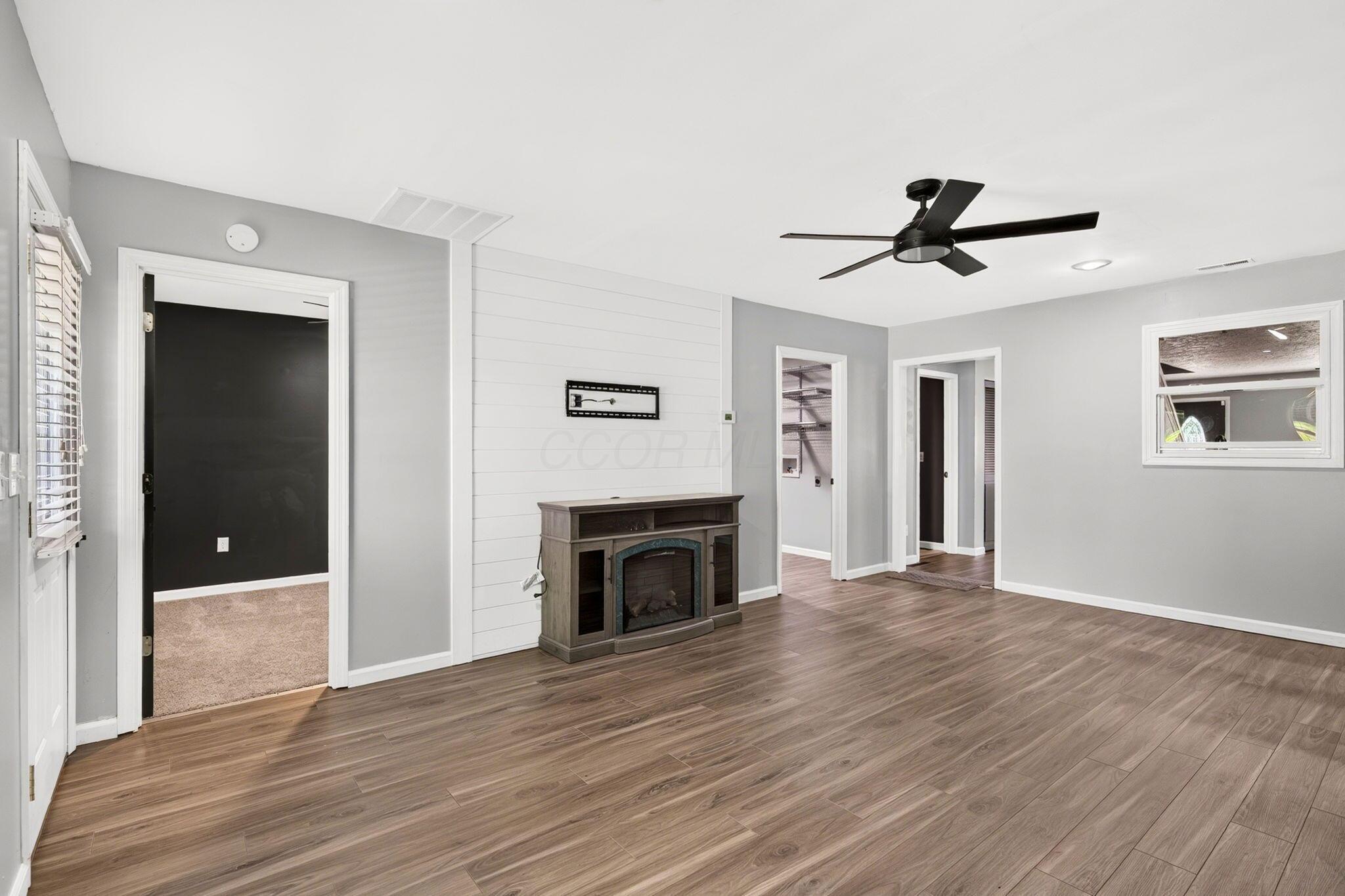 16 E Mitchell Street Property Photo 24