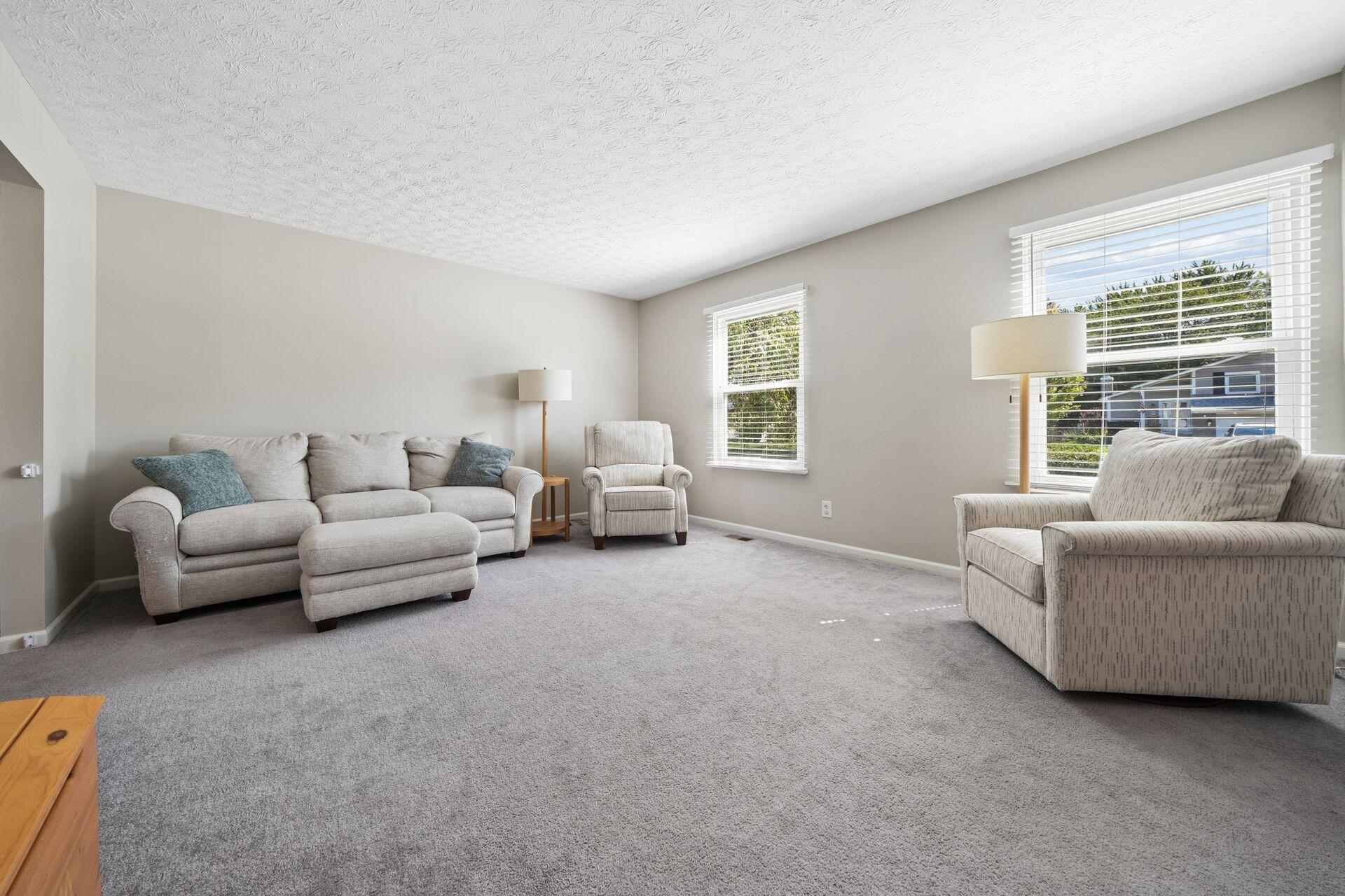 3794 Ravens Glen Drive Property Photo 4