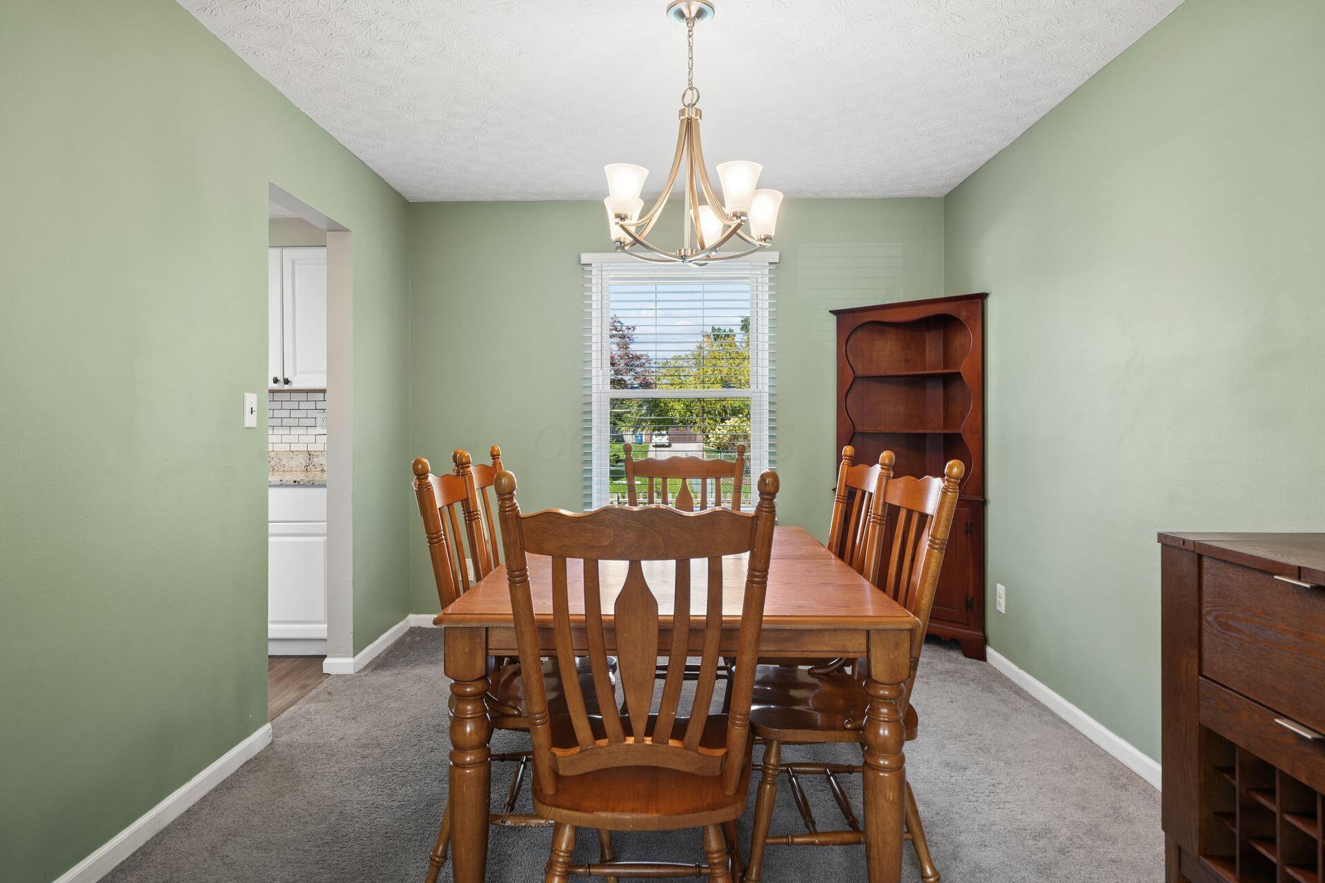 3794 Ravens Glen Drive Property Photo 5