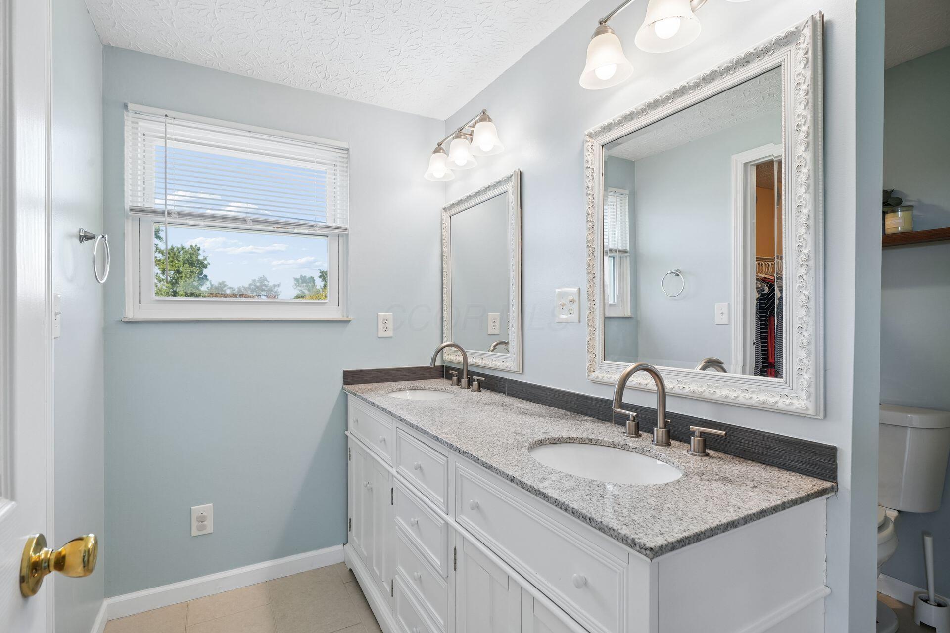 3794 Ravens Glen Drive Property Photo 12