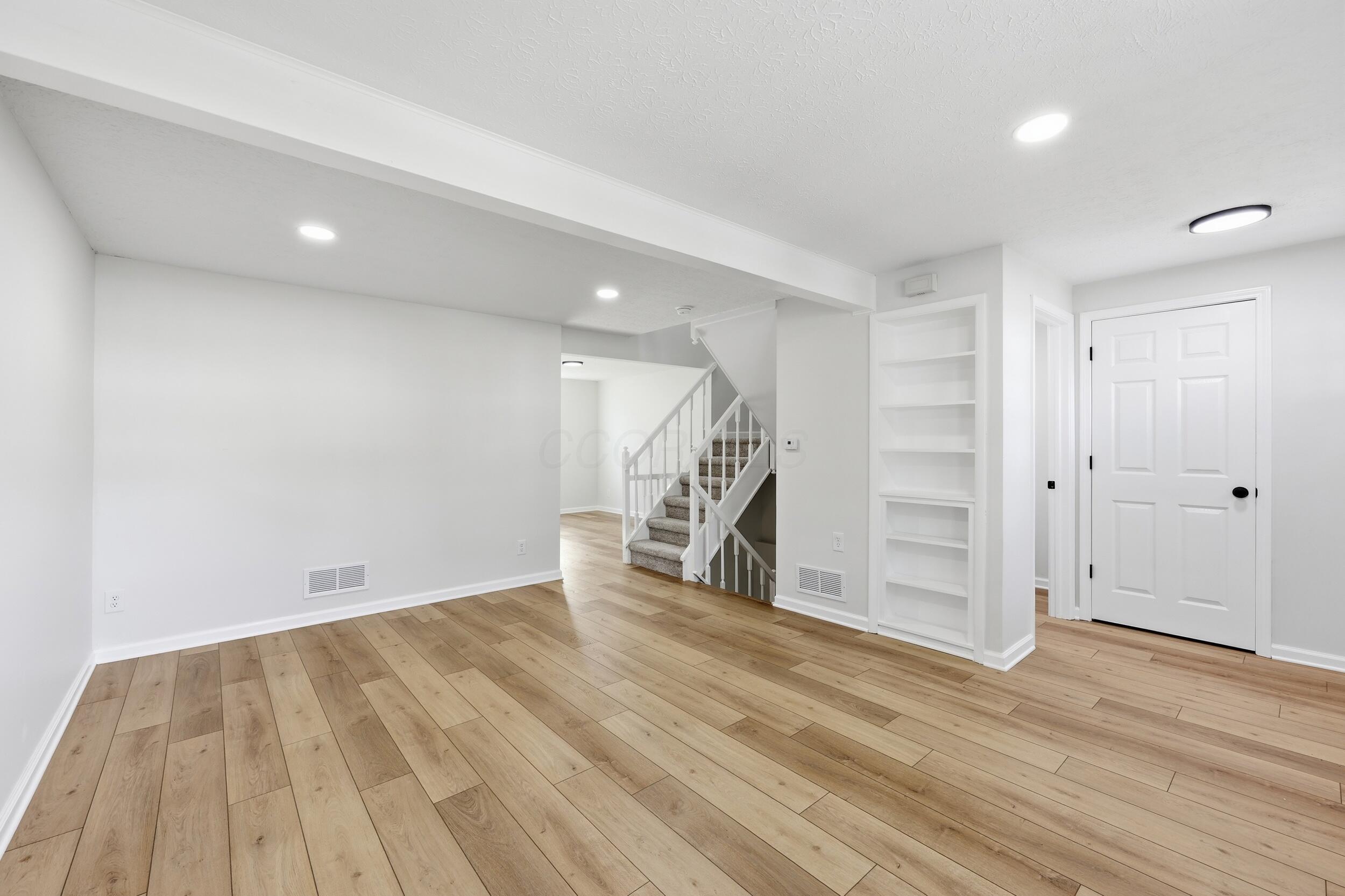 8702 Glencanyon Drive Property Photo 10