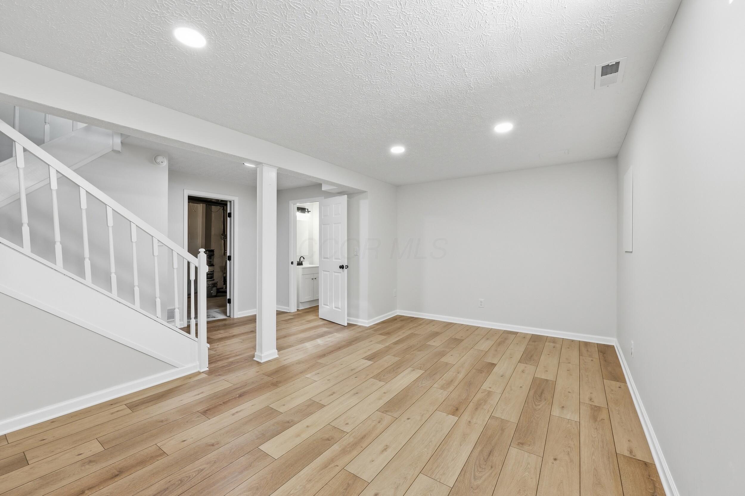 8702 Glencanyon Drive Property Photo 13