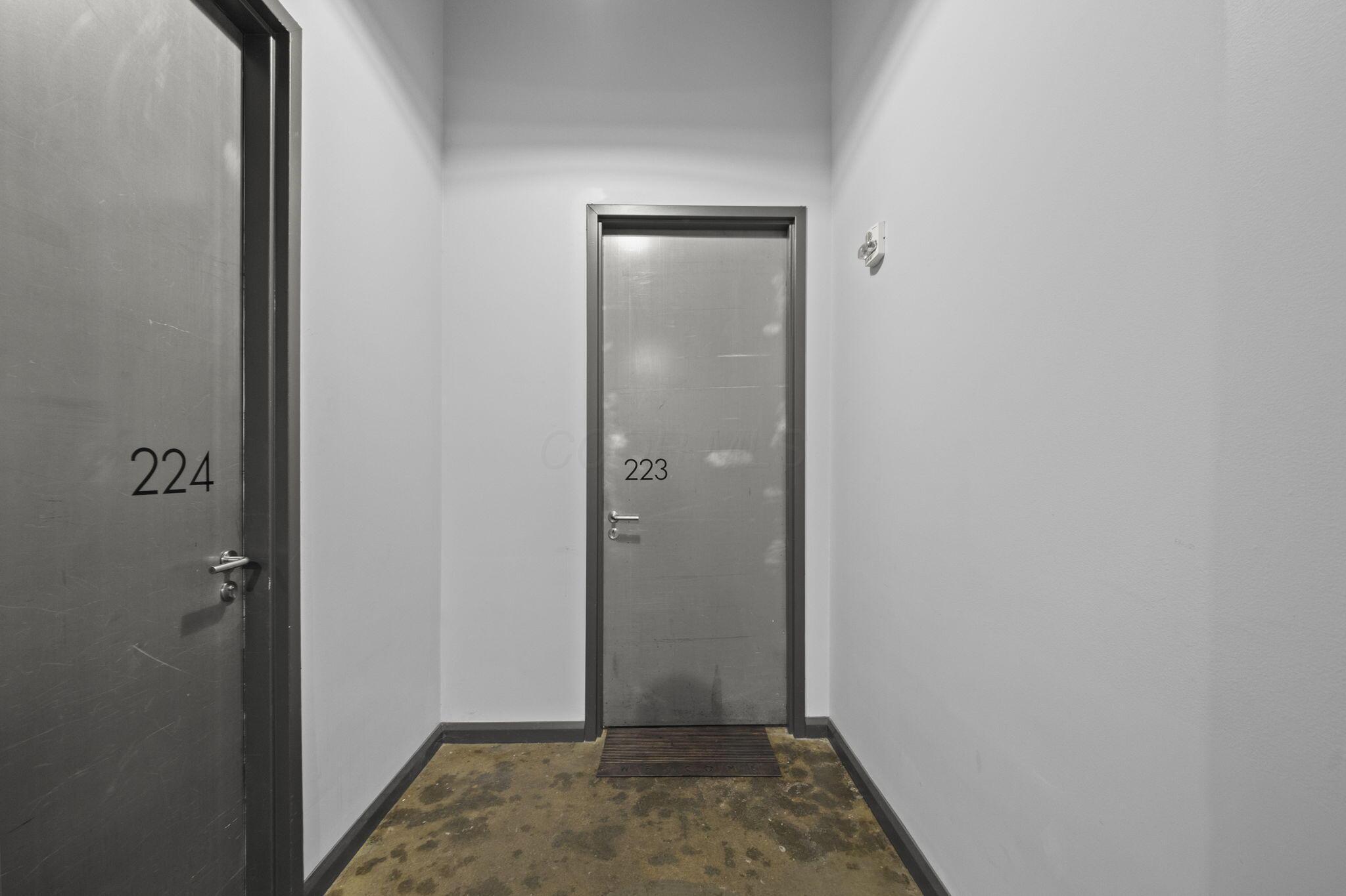 60 E Spring Street, 223 Property Photo 9