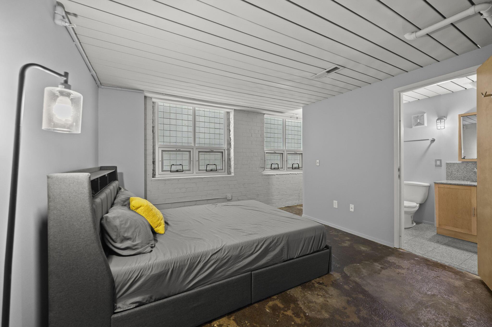 60 E Spring Street, 223 Property Photo 14