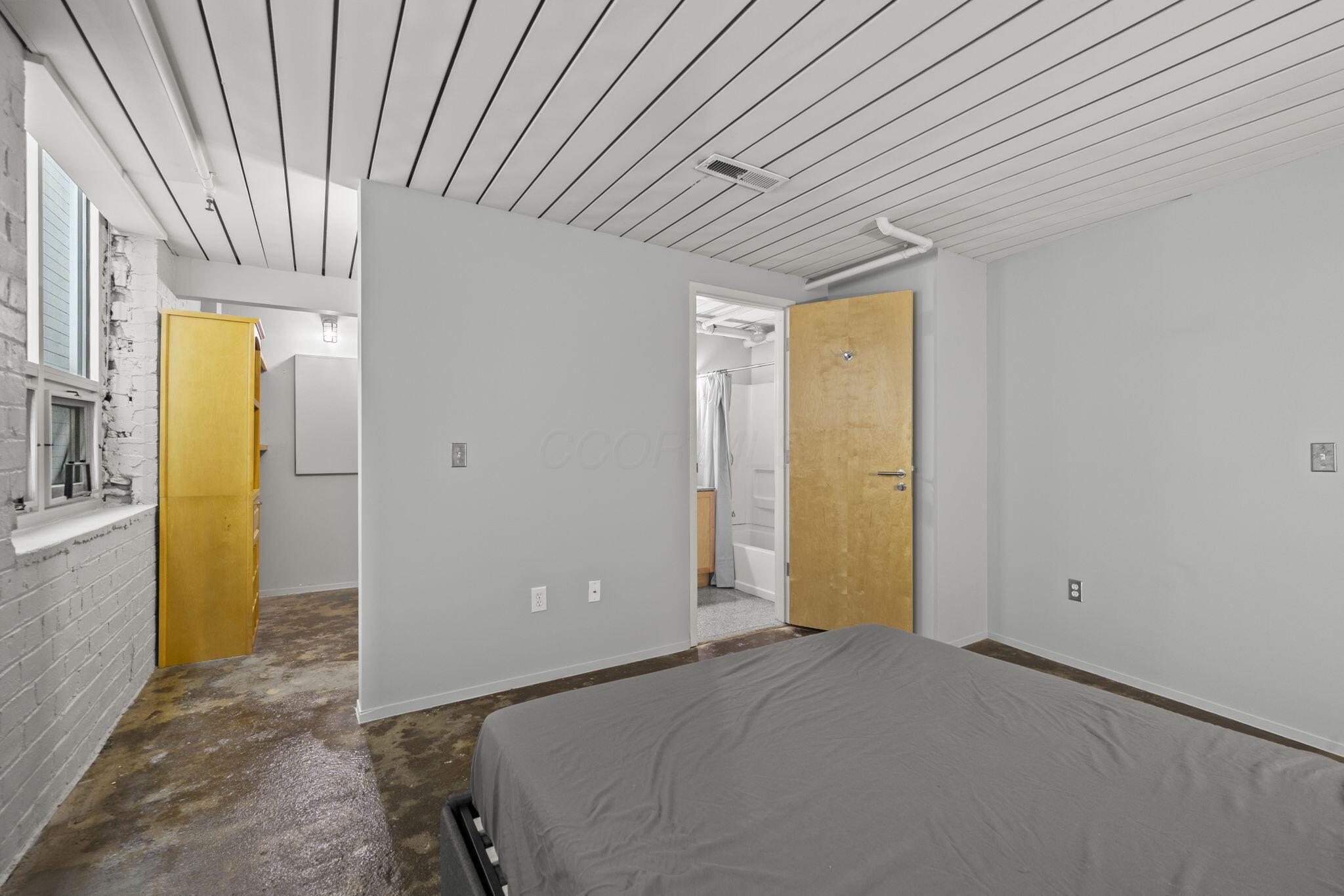 60 E Spring Street, 223 Property Photo 15