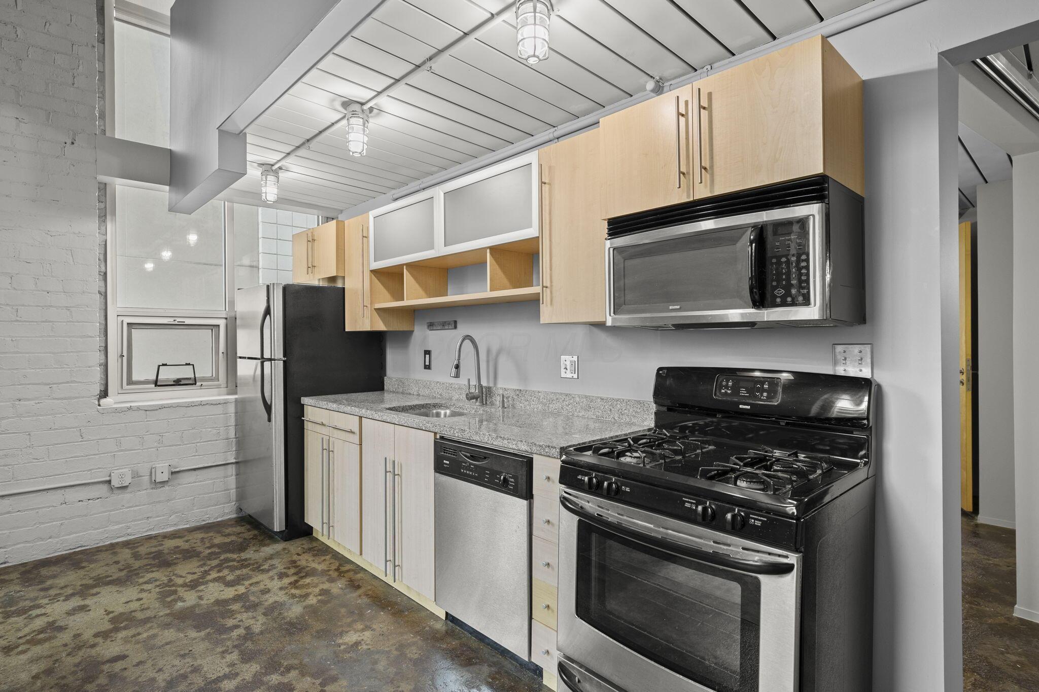60 E Spring Street, 223 Property Photo 32