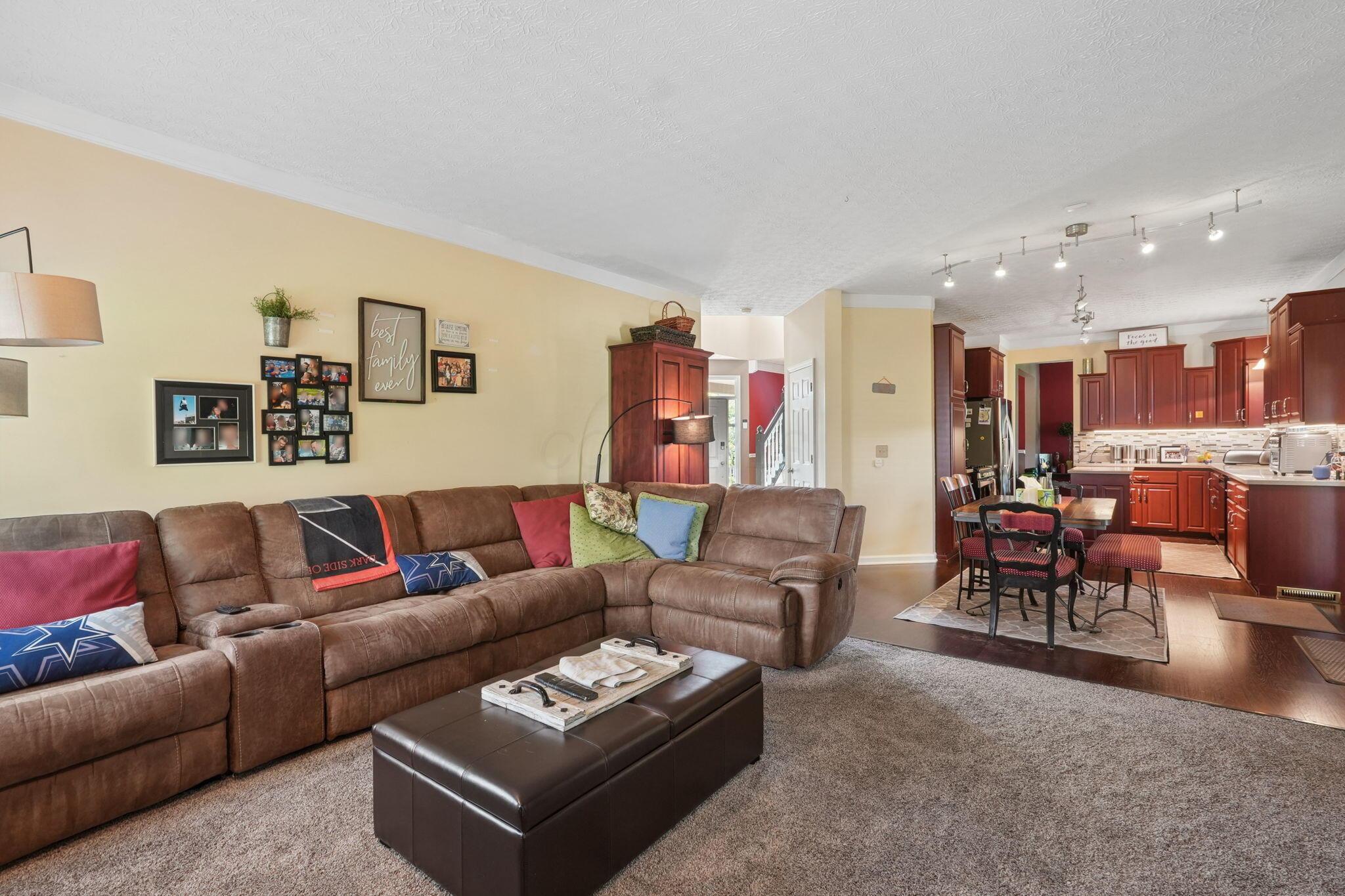5628 Westbriar Drive Property Photo 9