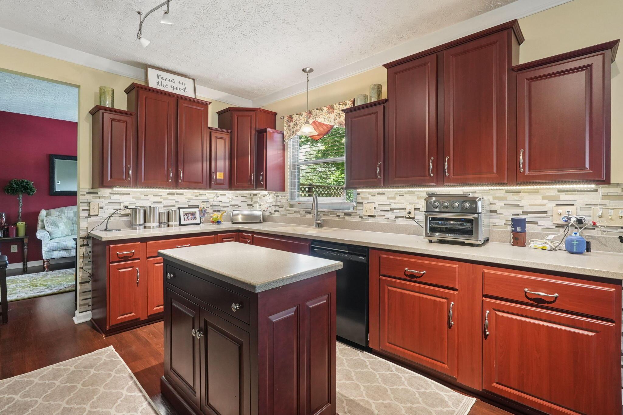 5628 Westbriar Drive Property Photo 13