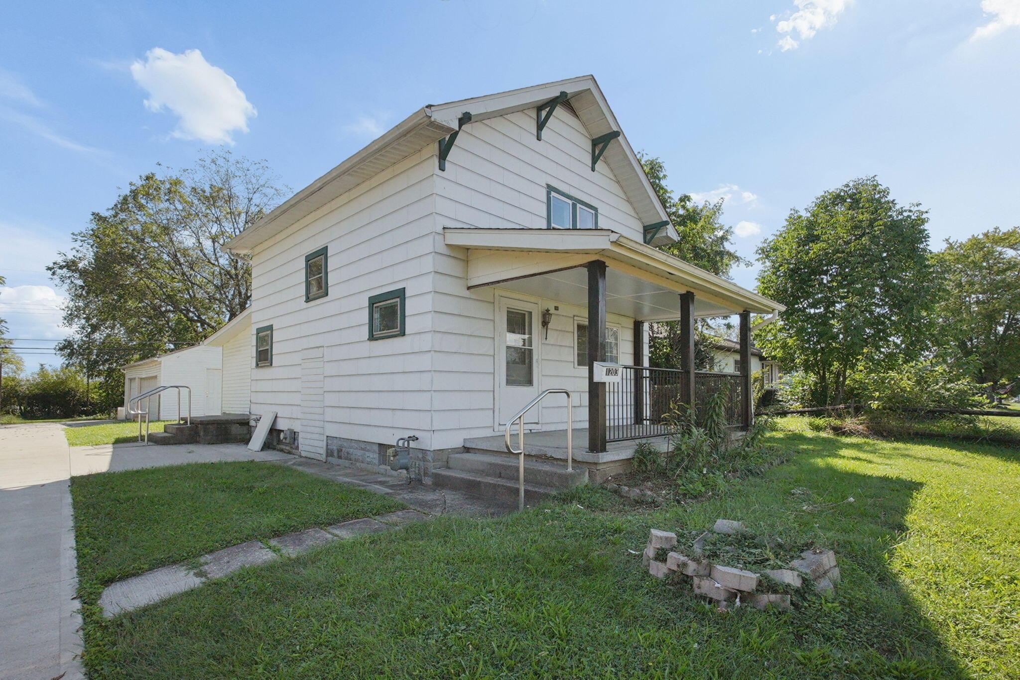 1203 E Innis Avenue Property Photo 3