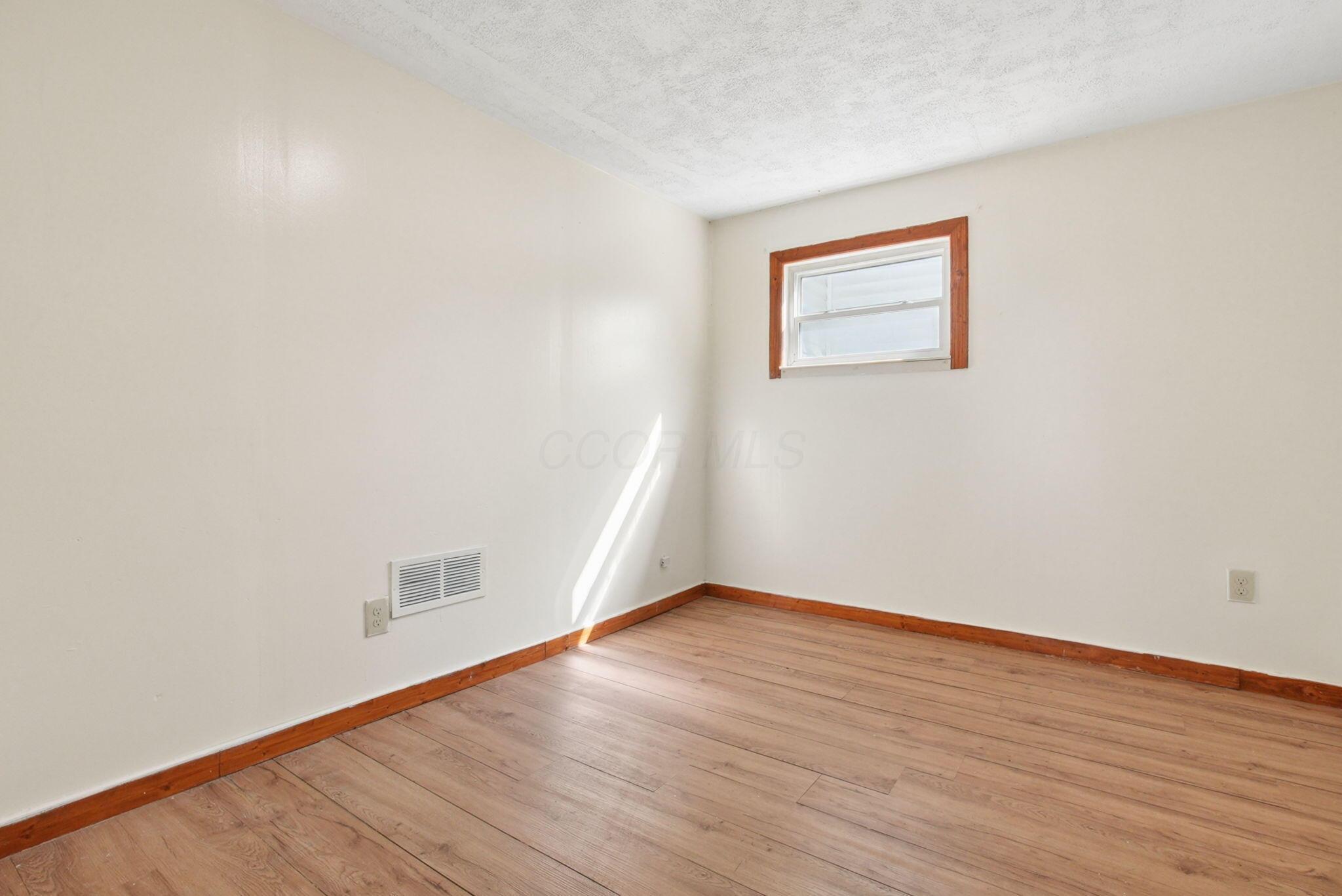 1203 E Innis Avenue Property Photo 9