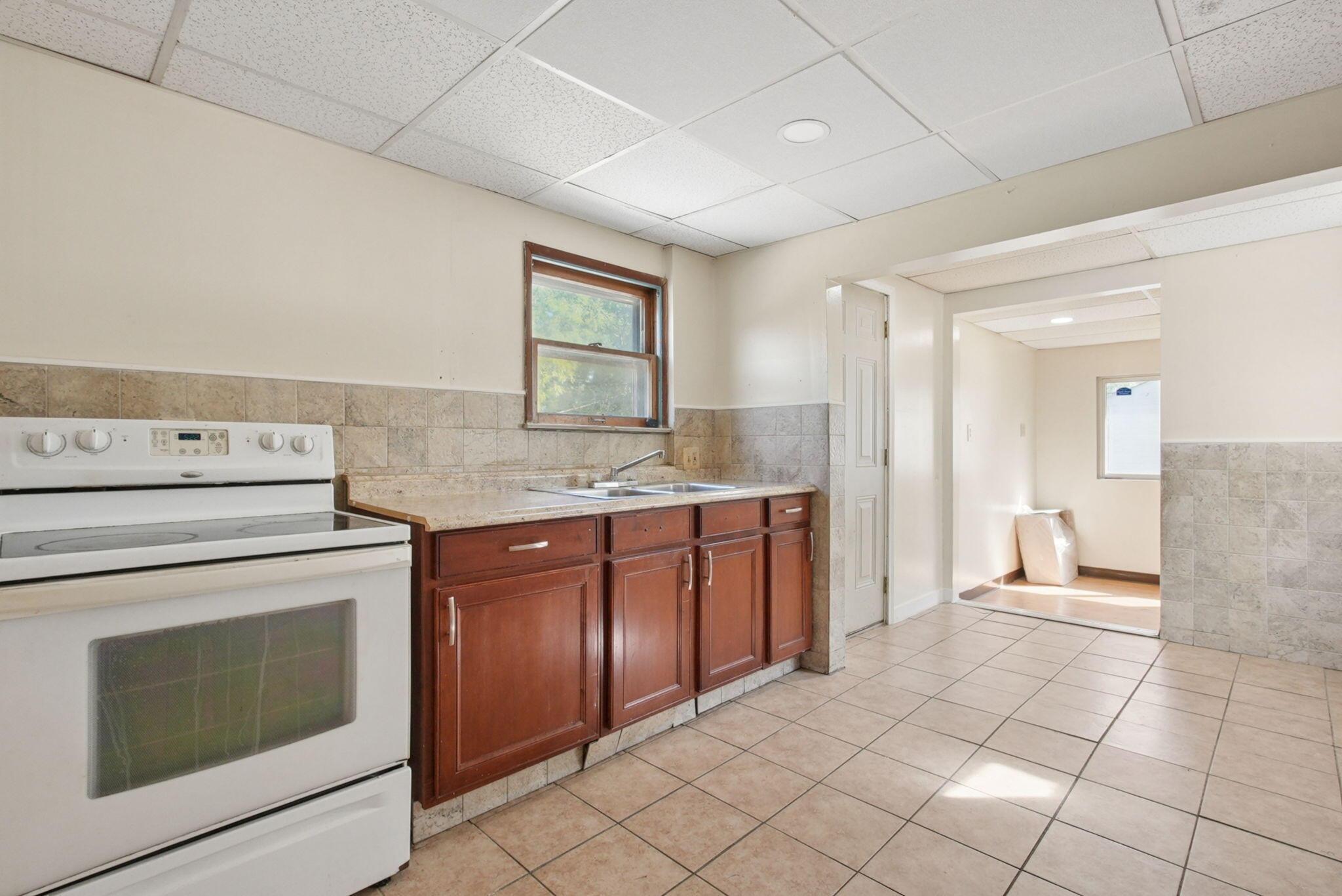 1203 E Innis Avenue Property Photo 11