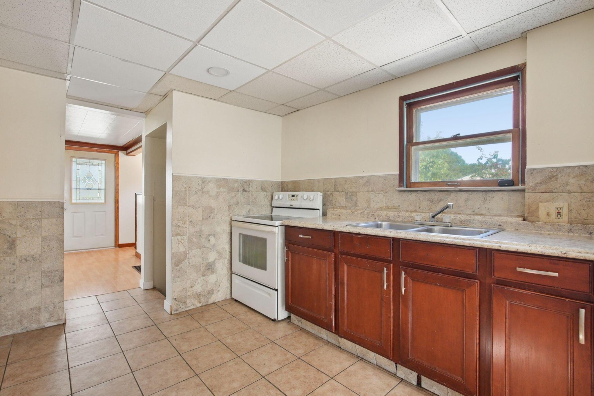 1203 E Innis Avenue Property Photo 13