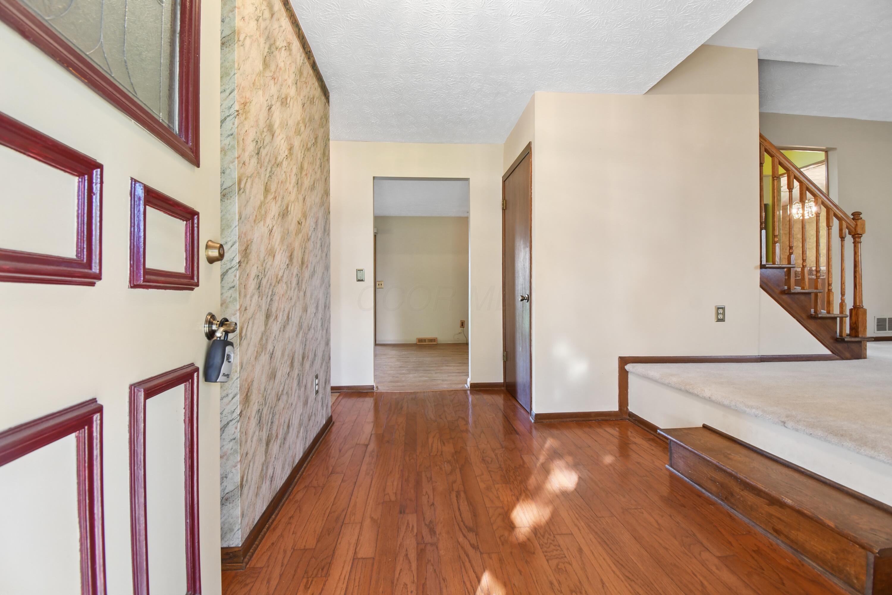 82 Imperial Drive Sw Property Photo 5