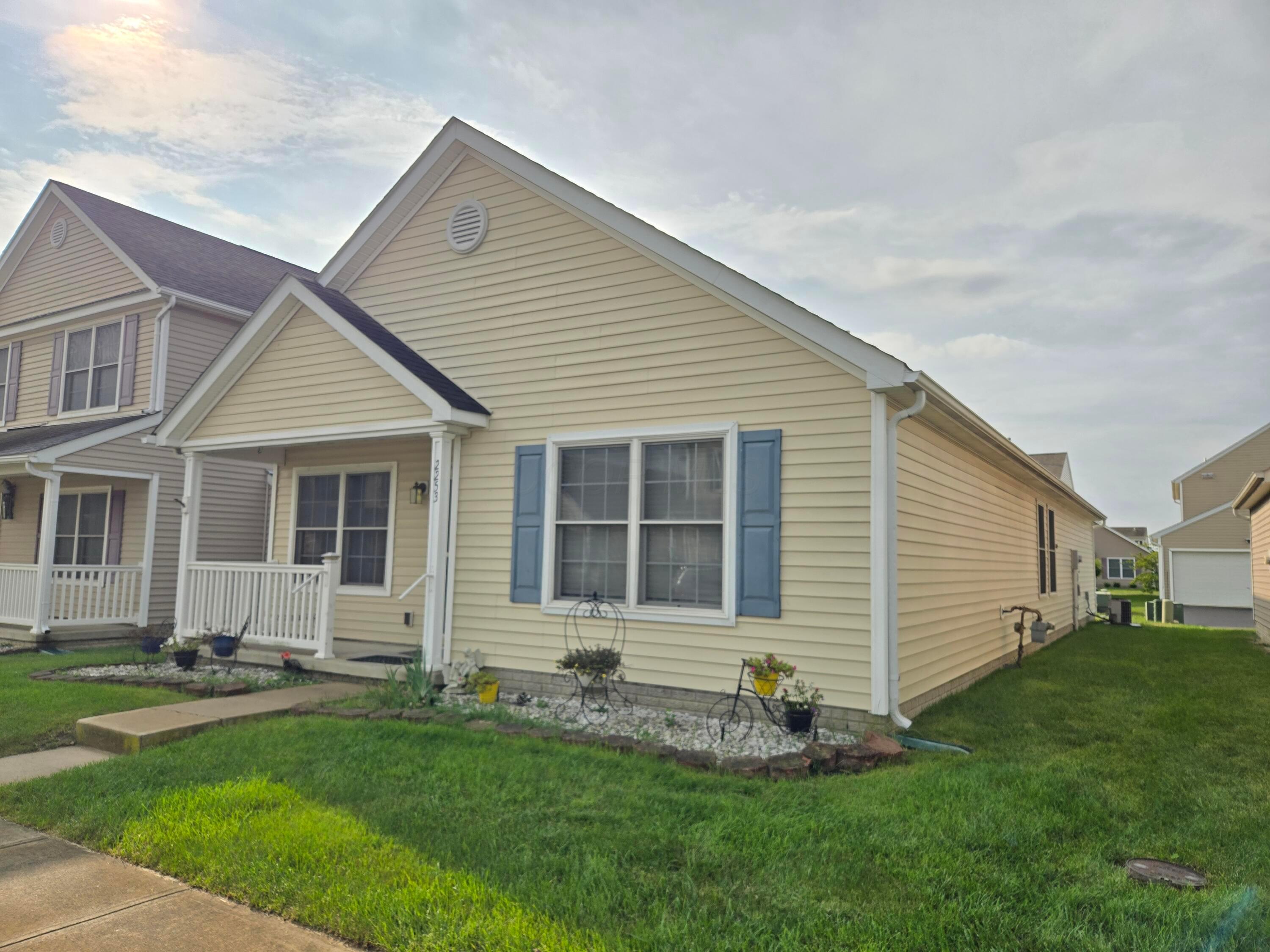 2253 Kilchurn Drive Property Photo 2