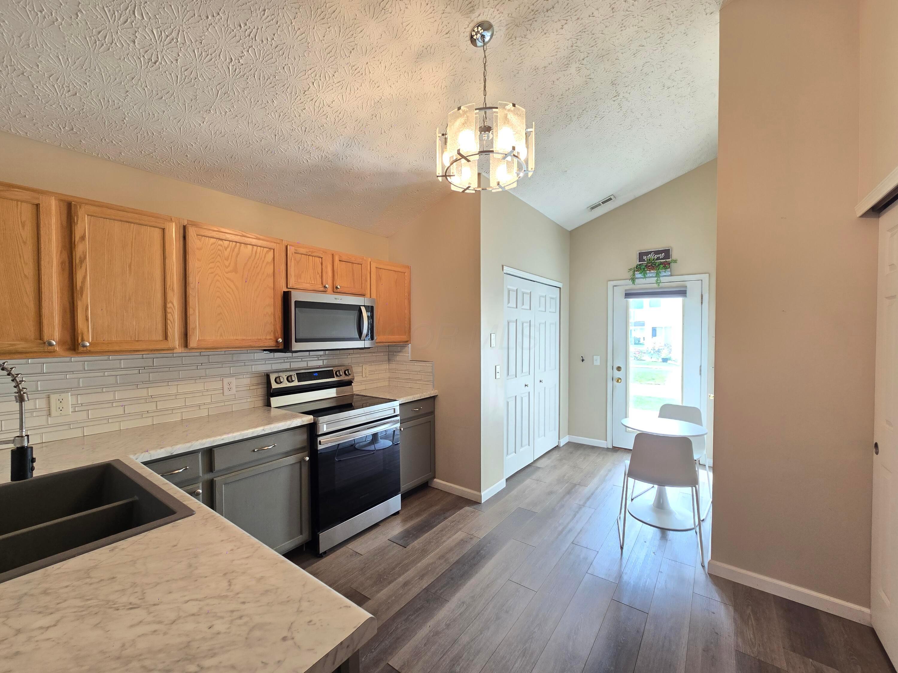 2253 Kilchurn Drive Property Photo 14
