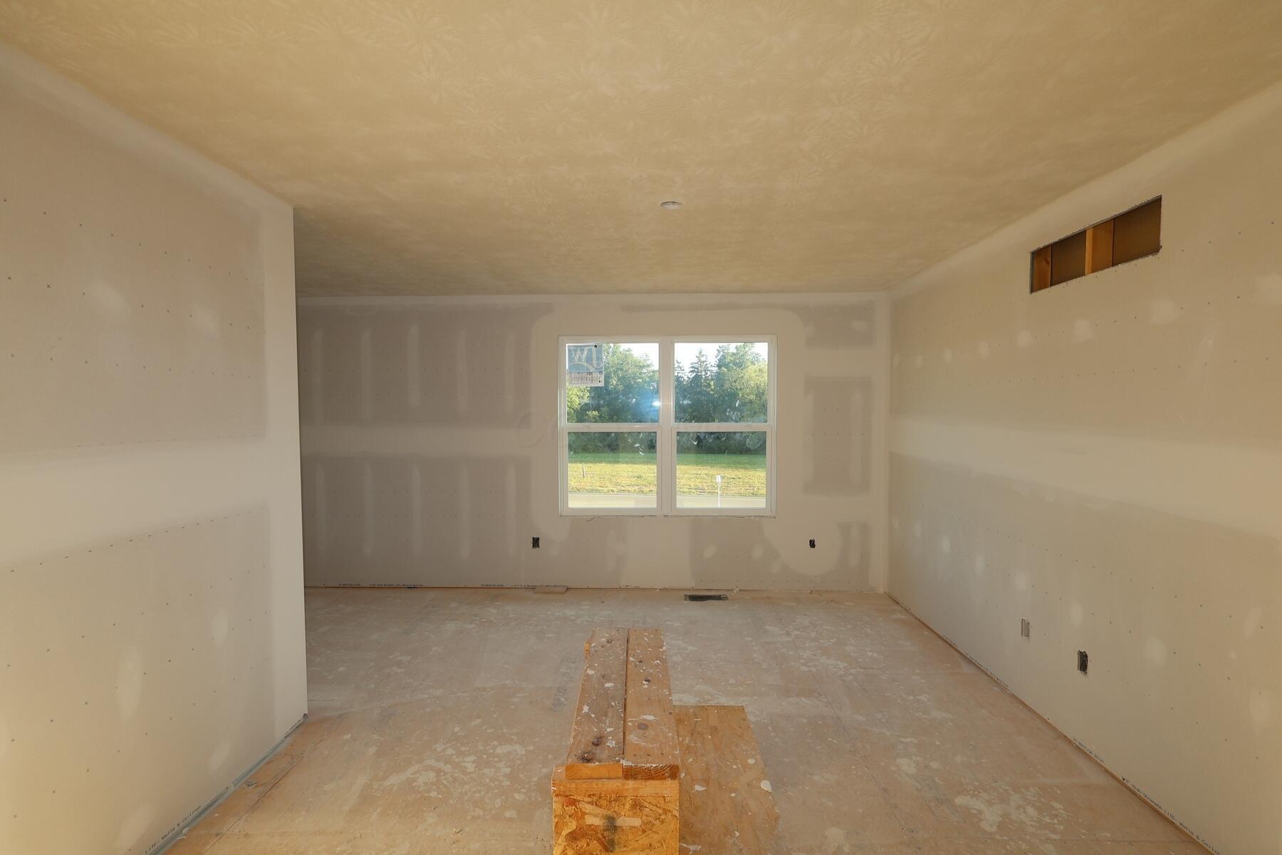 568 Fadley Loop E Property Photo 11