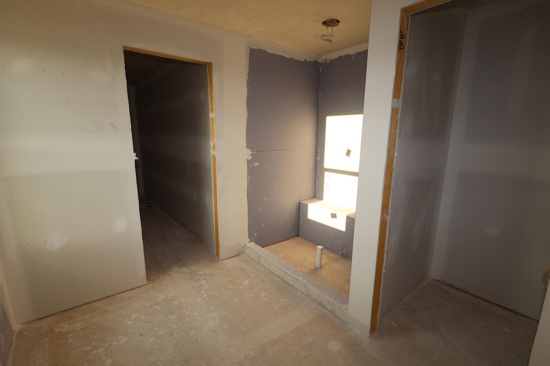 568 Fadley Loop E Property Photo 16