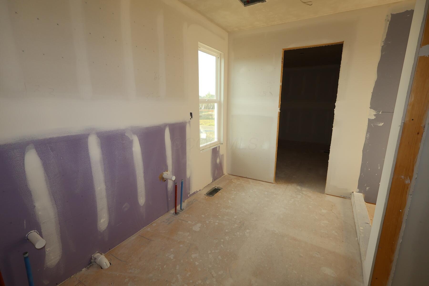 568 Fadley Loop E Property Photo 17