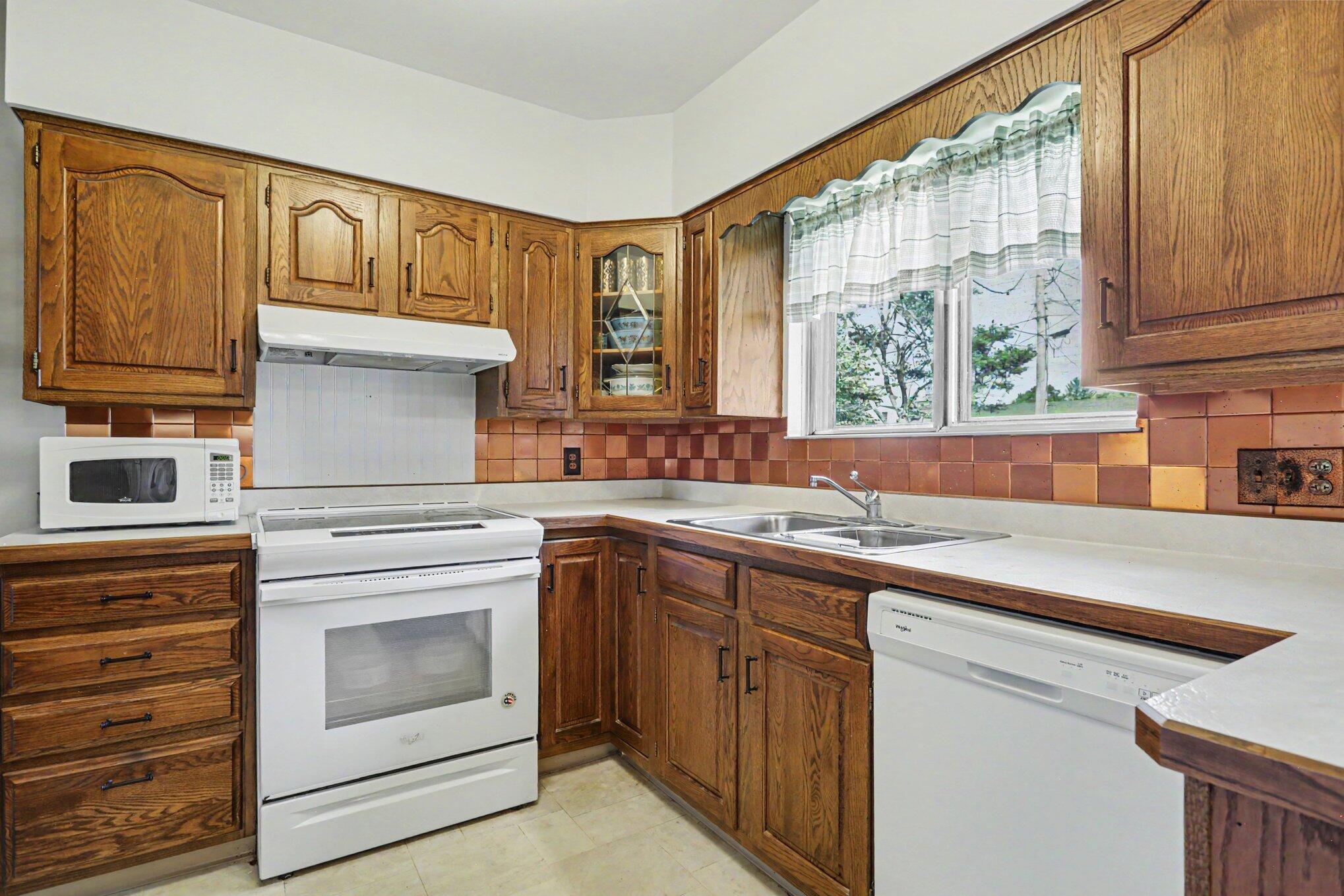 320 Peggy Lane Property Photo 10