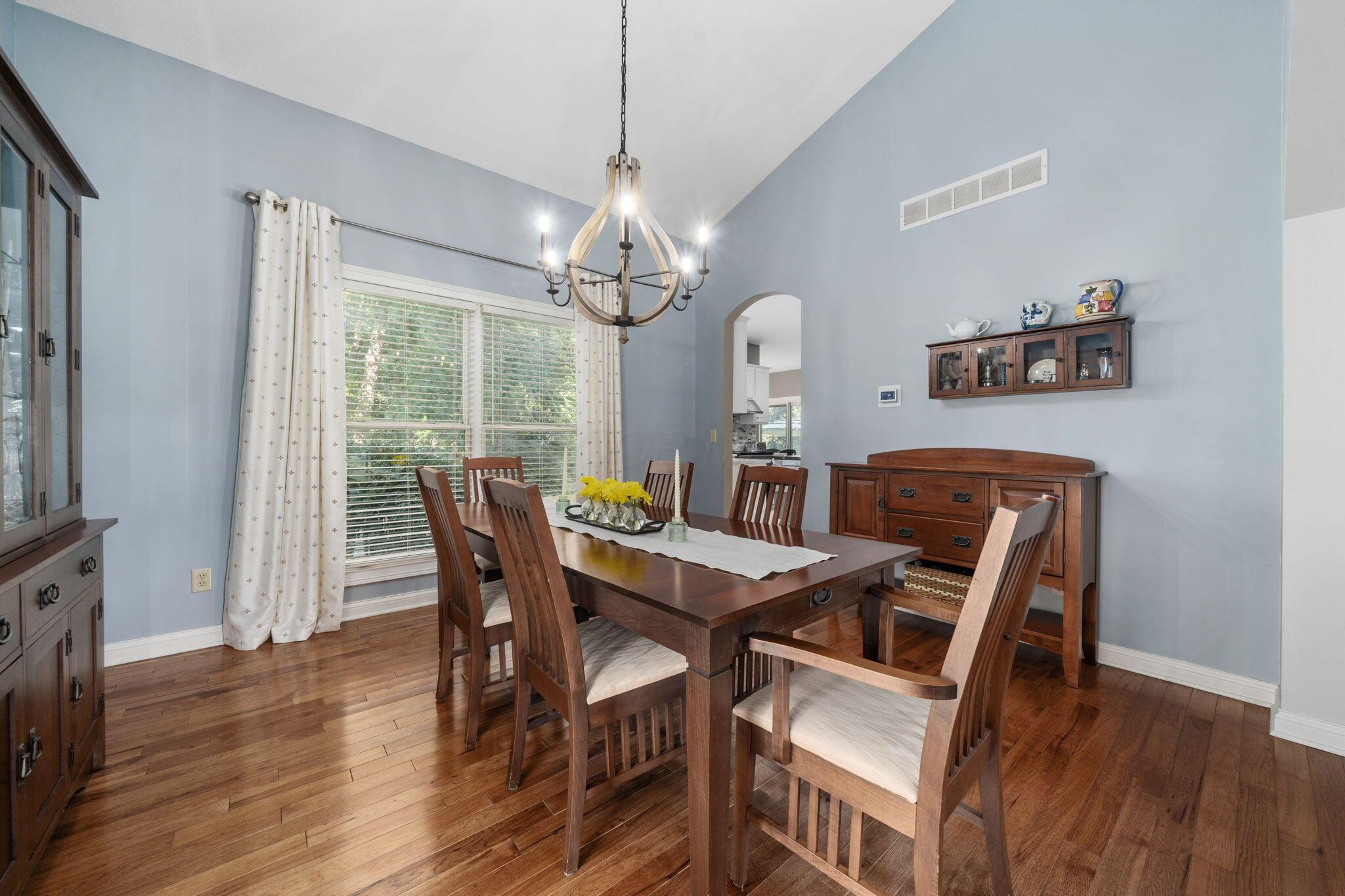 403 Ashmoore Circle E Property Photo 13