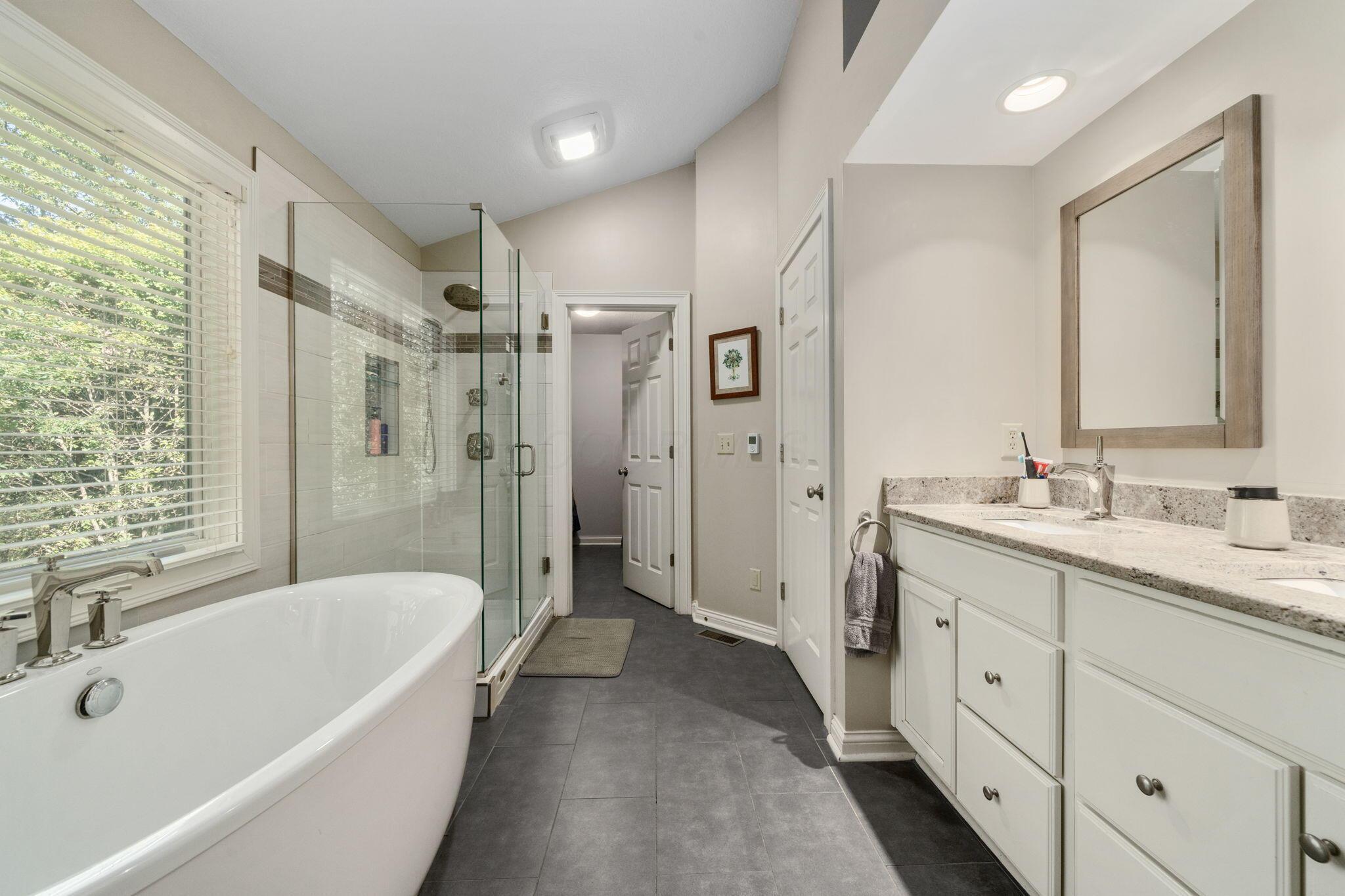 403 Ashmoore Circle E Property Photo 43
