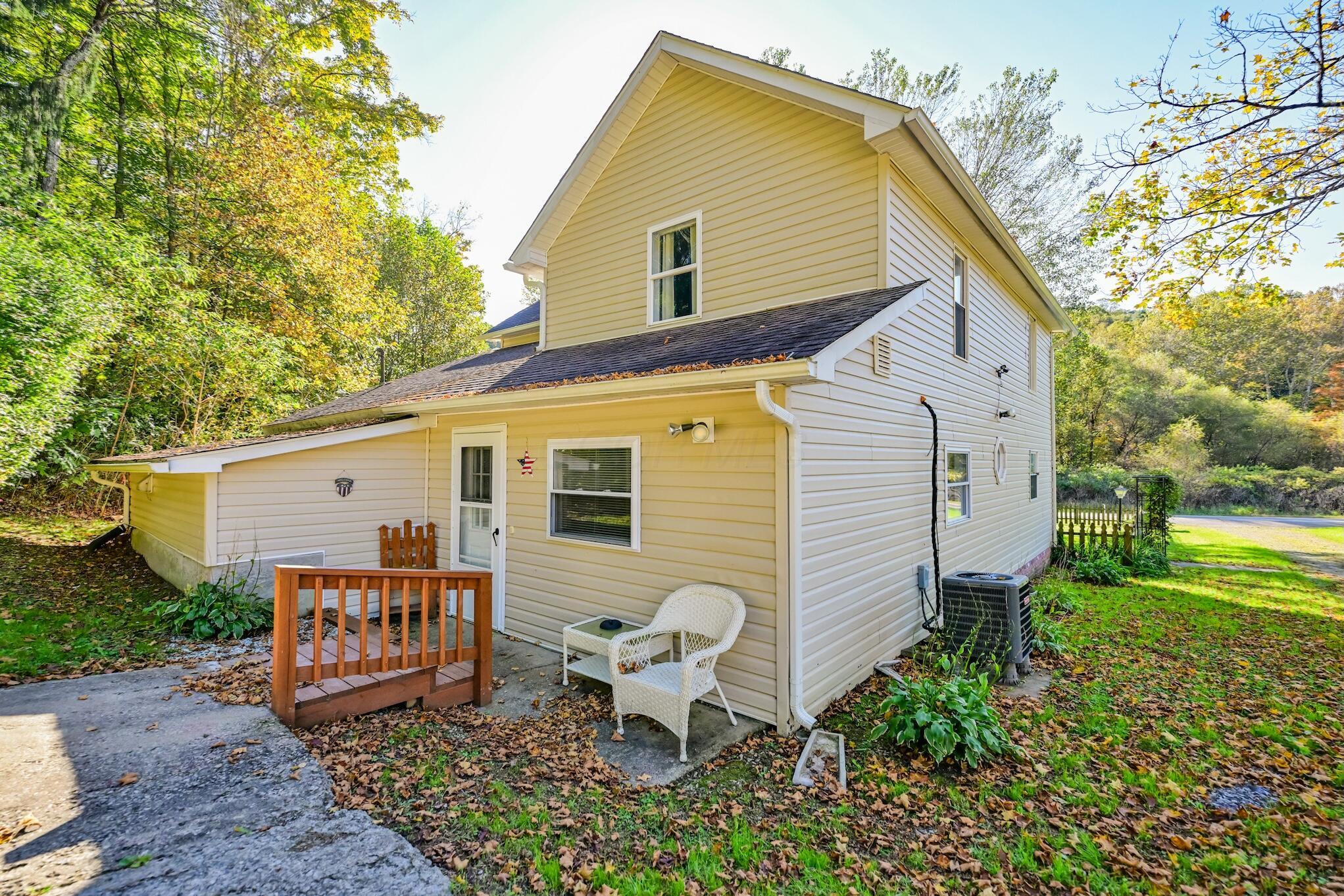 1422 State Road 56 Property Photo 3
