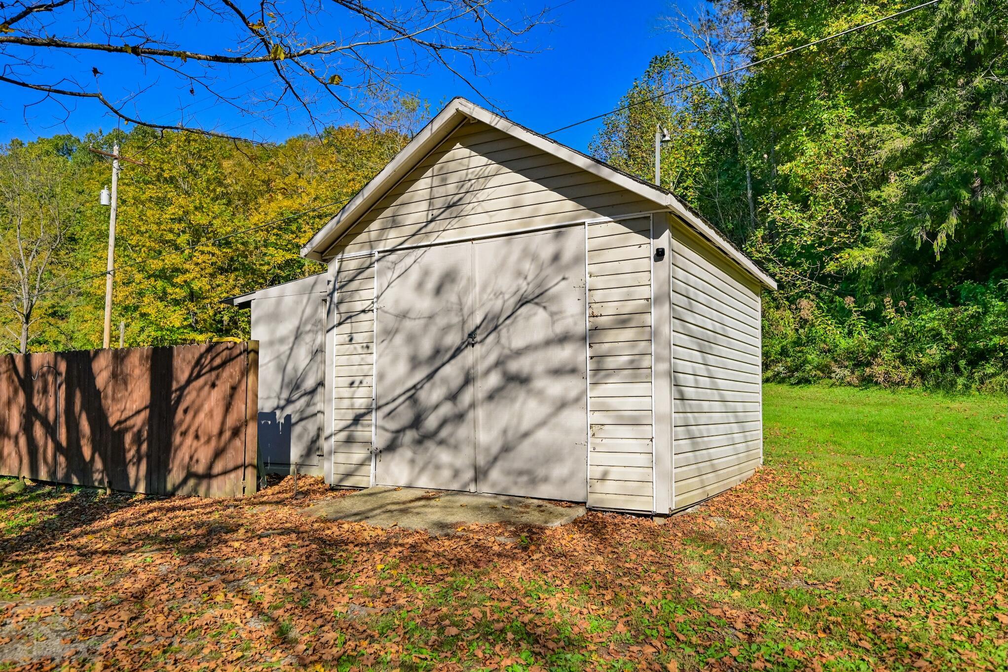 1422 State Road 56 Property Photo 5