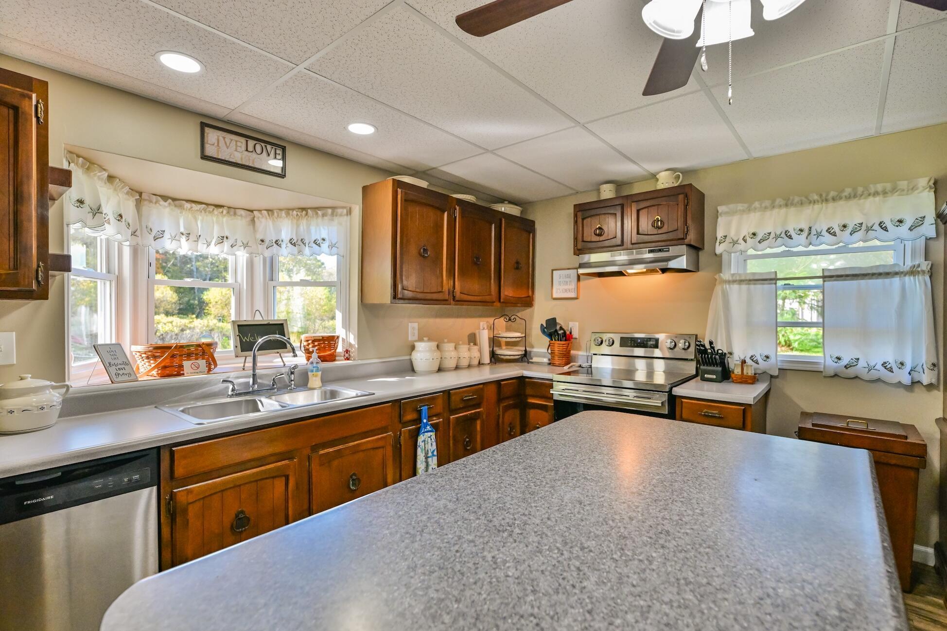 1422 State Road 56 Property Photo 6