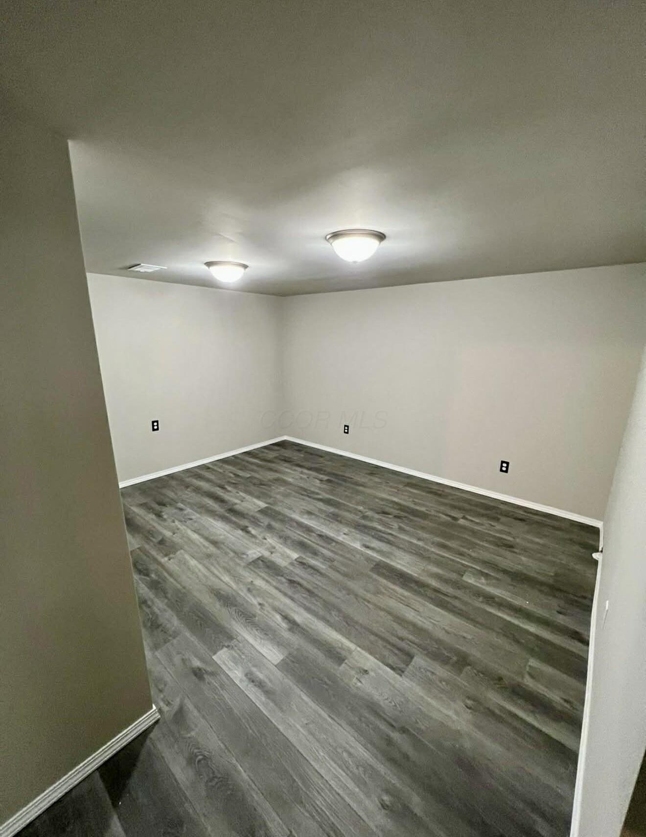 2025 Ward Road Property Photo 16